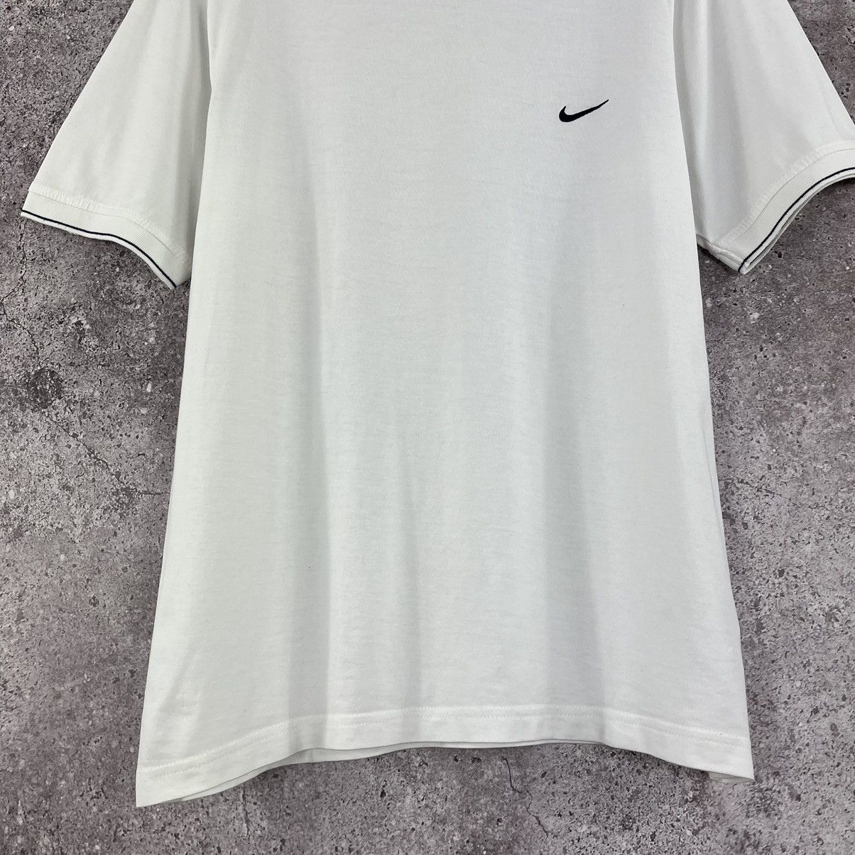 Nike × Vintage Vtg 2000’s Nike T-Shirt Small Embroidery Swoosh White Sz M Size US M / EU 48-50 / 2 - 5 Thumbnail