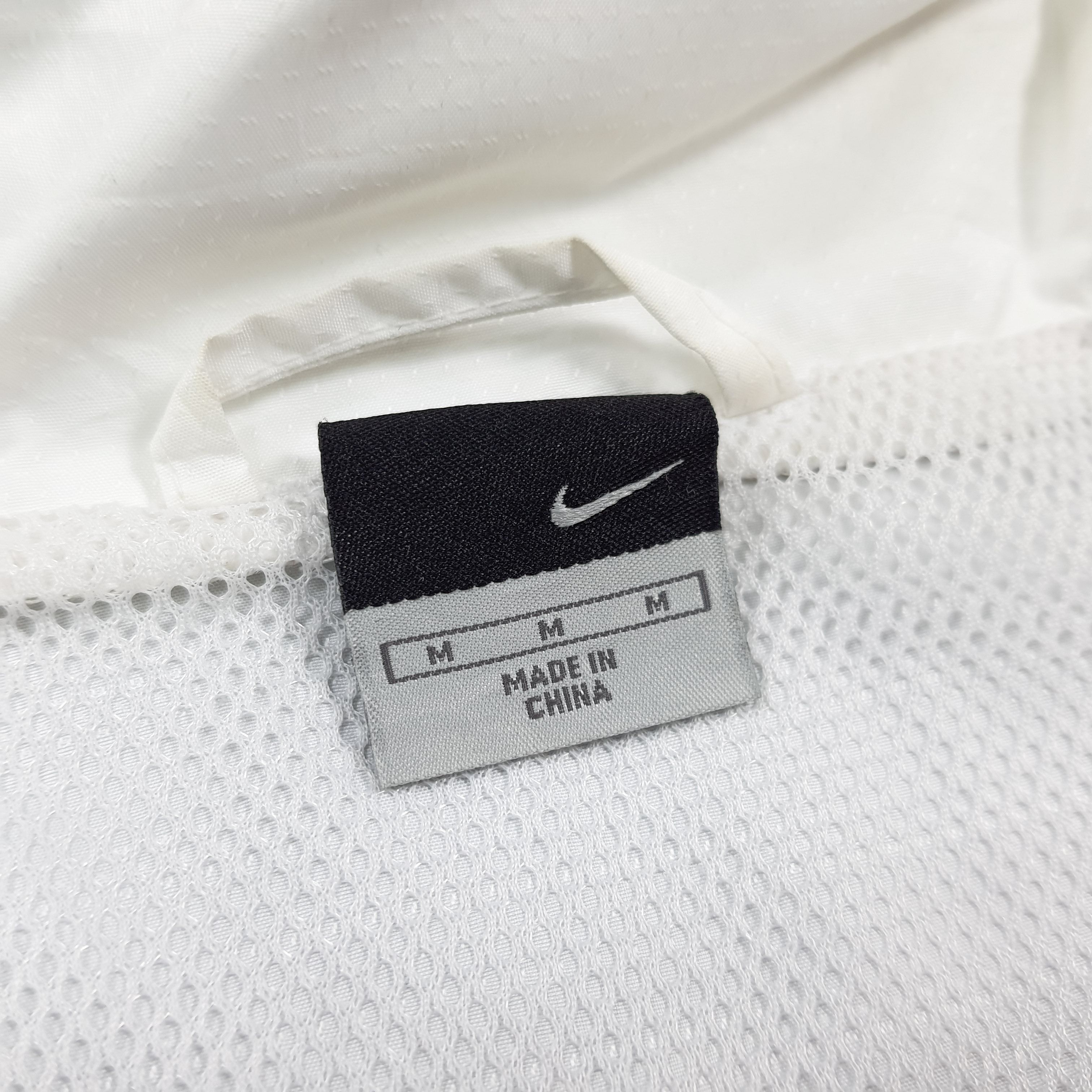 Nike Vintage Nike Windbreaker Jacket White Y2K Track Top C306N8 Size US L / EU 52-54 / 3 - 6 Thumbnail