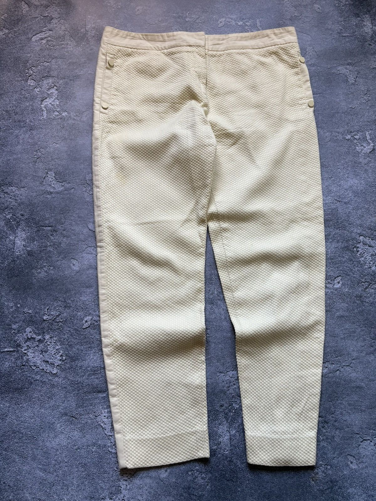 Salvatore Ferragamo Vintage Salvatore Ferragamo Luxury Women’s Waffle Pants Rare Size 30" / US 8 / IT 44 - 2 Thumbnail