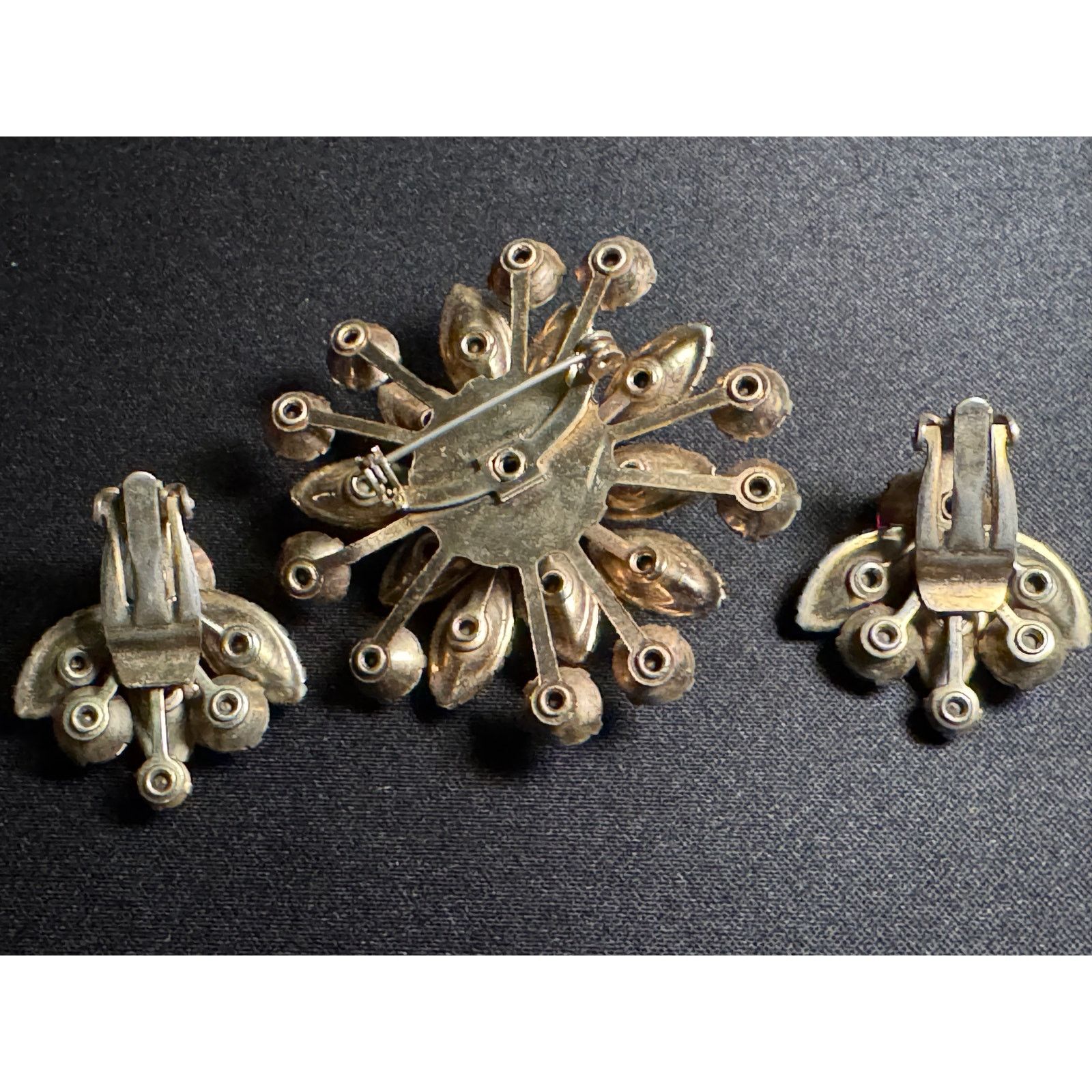 Other Vintage Red & AB Rhinestone Brooch Matching Clip On Earrings Size ONE SIZE - 5 Thumbnail