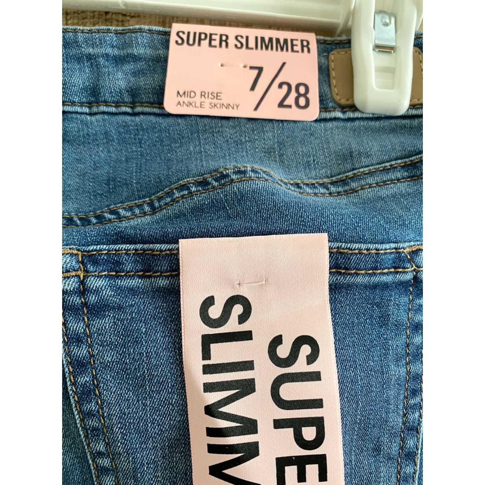 Vintage Celebrity Pink Mid-Rise Skinny Jeans / Size 7/28 / Body Sculp / Jeans / Women / Blue / Regular / 30in. Inseam Size 28" / US 6 / IT 42 - 4 Thumbnail