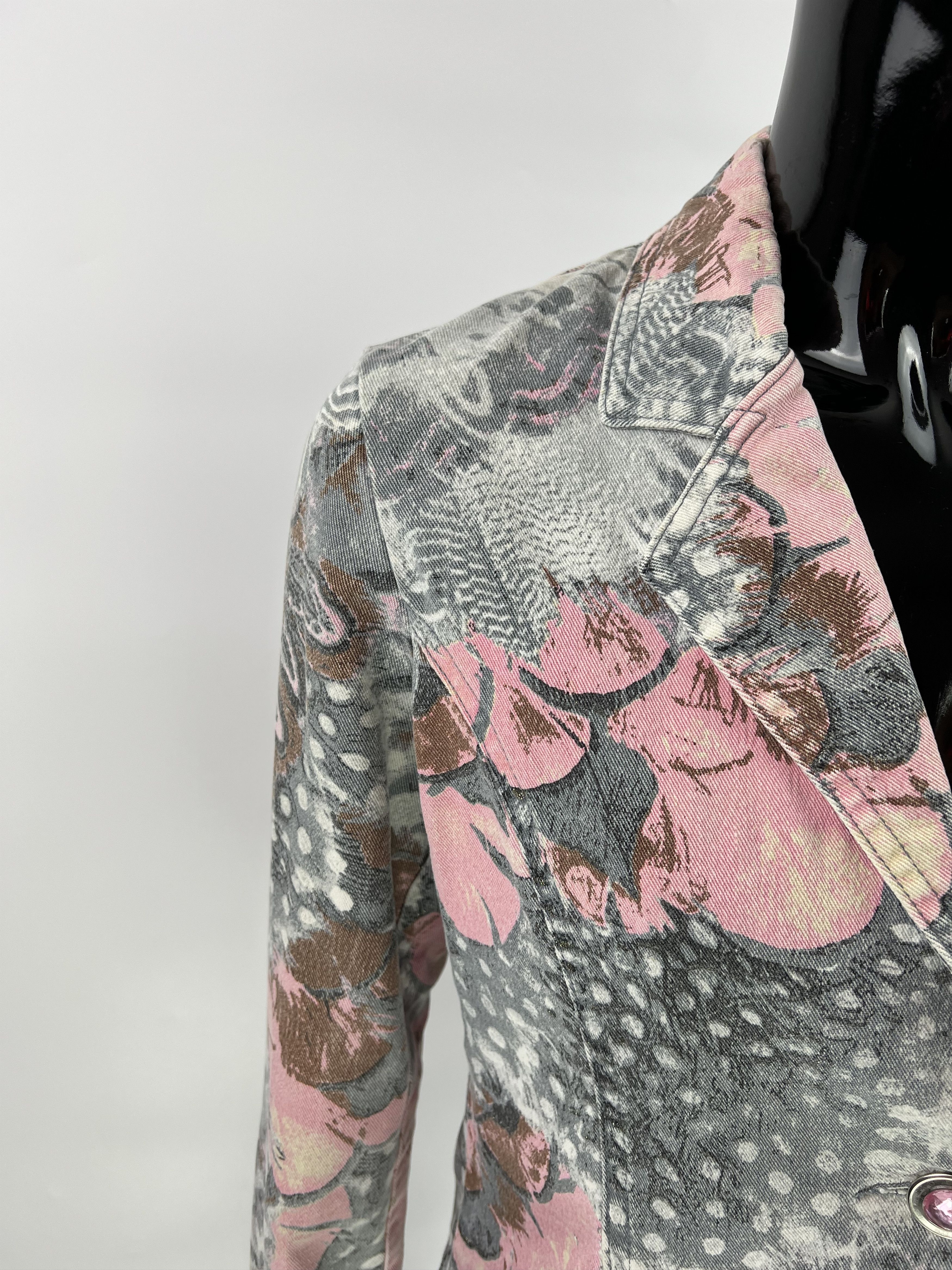 Roberto Cavalli Rare Vintage Roberto Cavalli Printed Denim Jacket Size S/M Size M / US 6-8 / IT 42-44 - 9 Thumbnail
