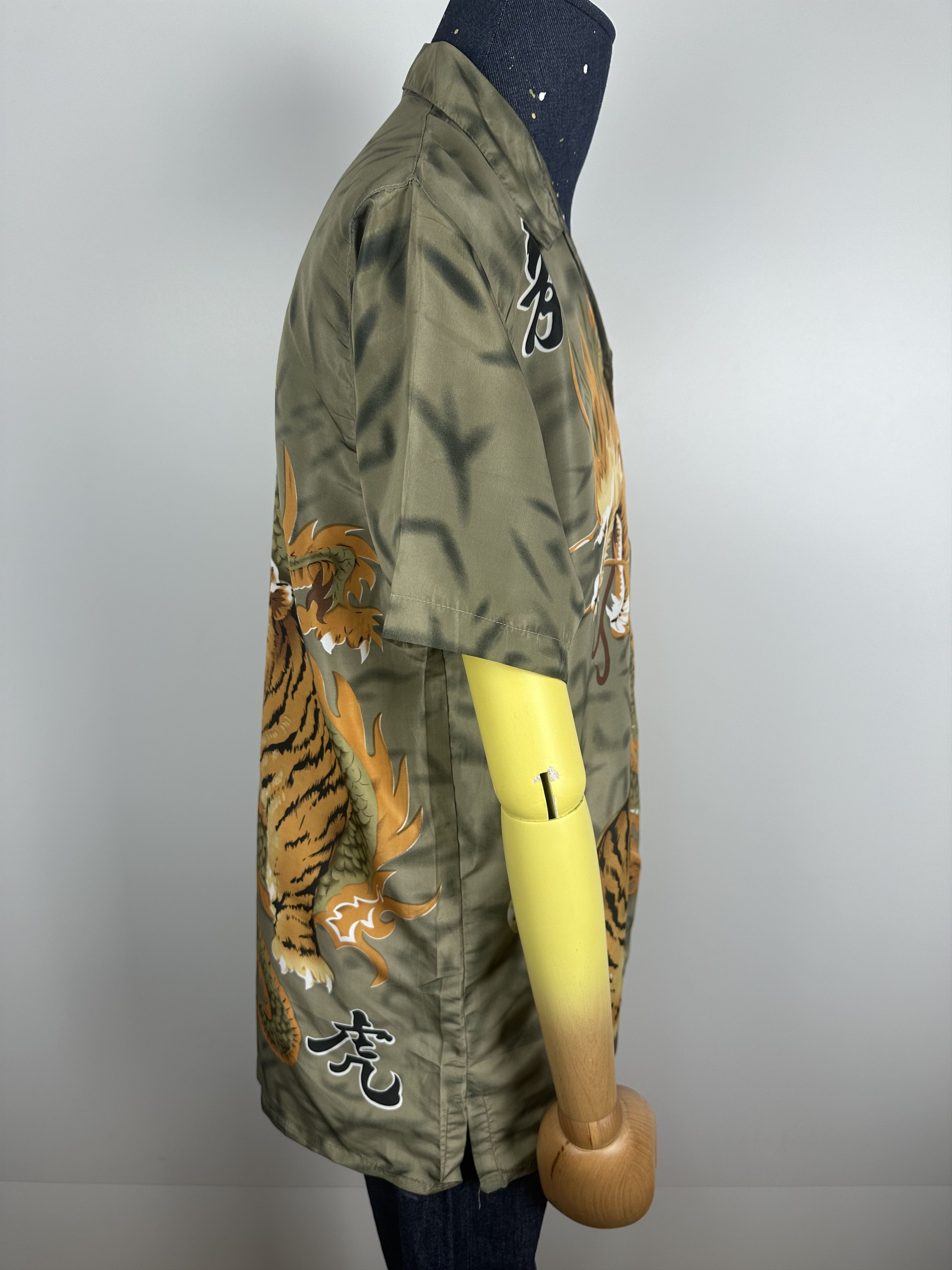 Vintage Dragon Tiger Vintage Button down 90s Unisex oversized Size US L / EU 52-54 / 3 - 7 Thumbnail
