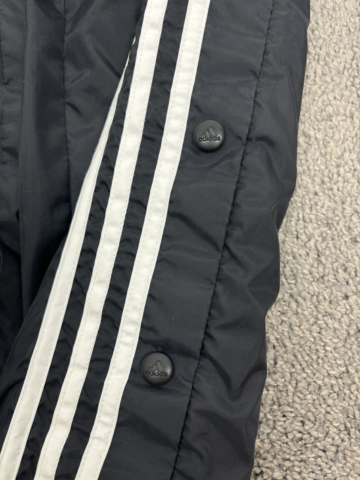 Vintage Vintage 90s black adidas tear away lined pants Size US 32 / EU 48 - 8 Thumbnail