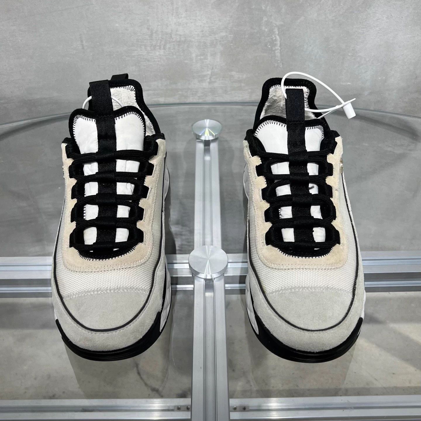 Chanel Chanel Black & White CC Logo Sneakers Gold 40 EU Size US 9 / IT 39 - 1 Thumbnail