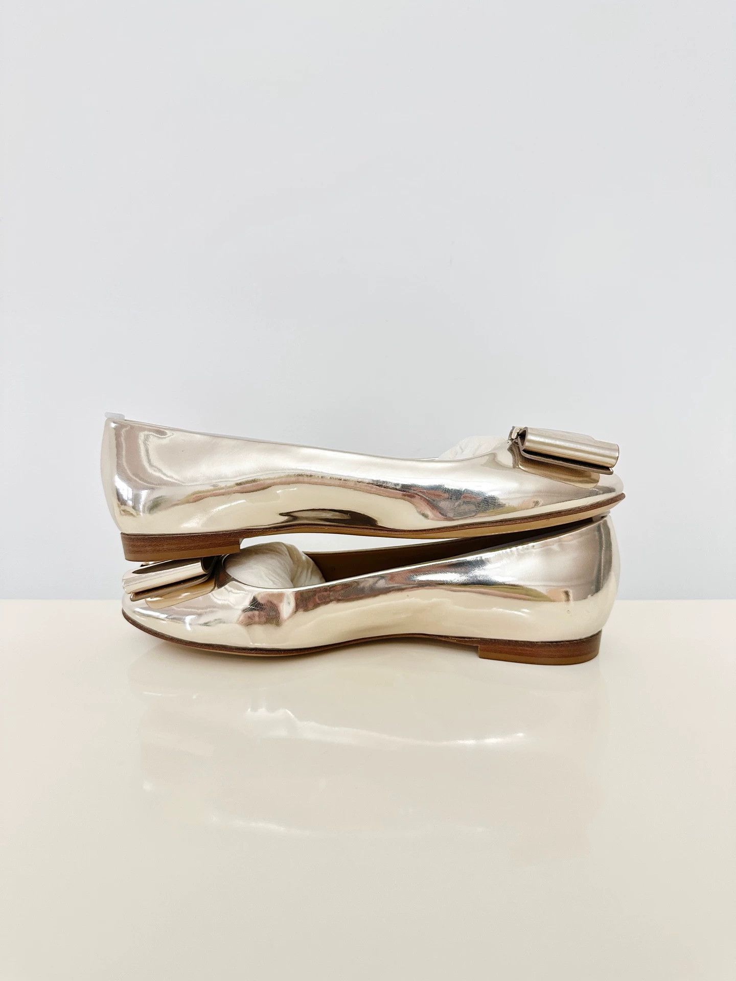 Salvatore Ferragamo Ferragamo Women's Patent Metal Bow Square Buckle Loafer Size US 6 / IT 36 - 7 Thumbnail
