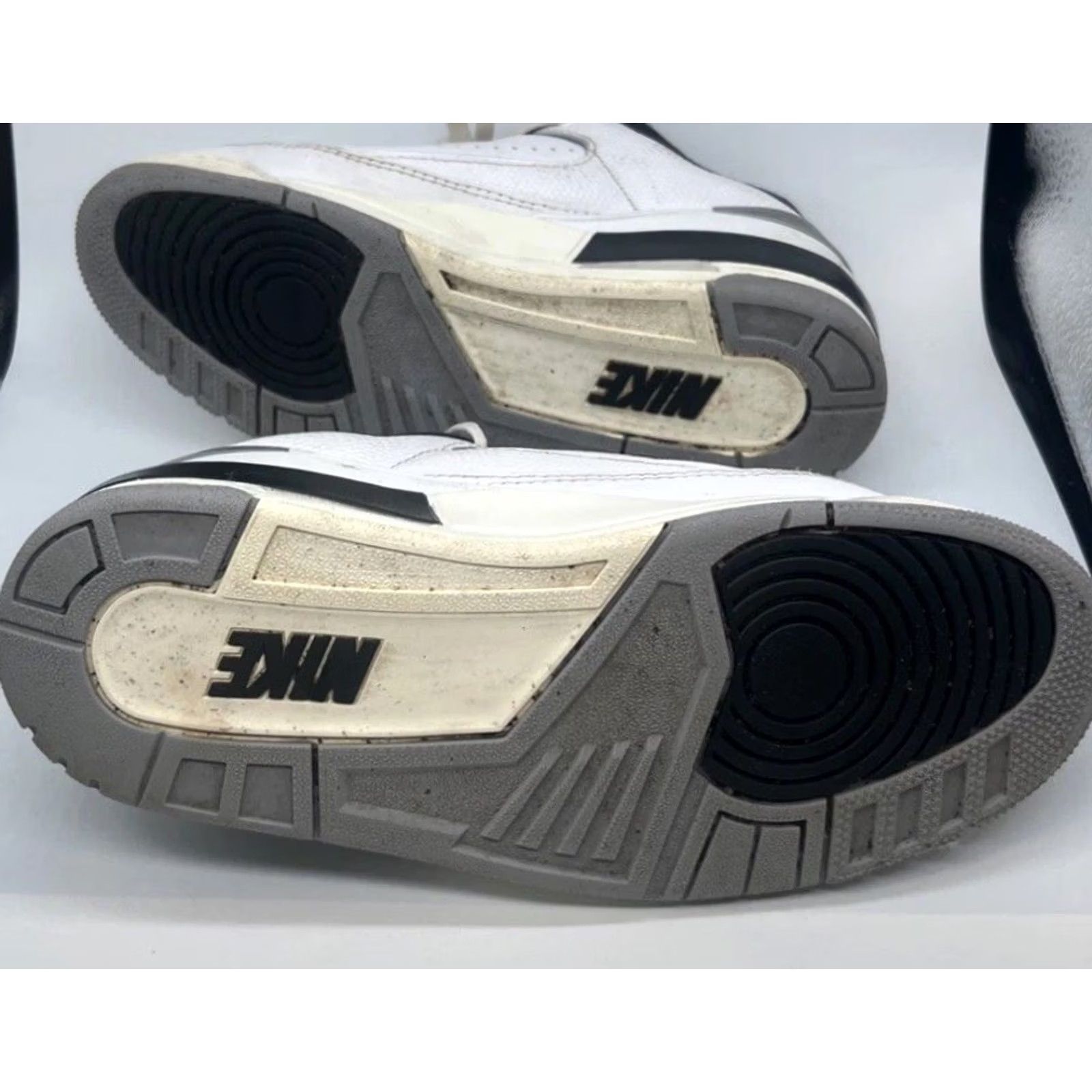 Jordan Brand Nike Air Jordan 2 Low White Black Red FD0383-148 Men’s 9.5 Retro OG Sneaker Size US 10 / EU 43 - 5 Thumbnail
