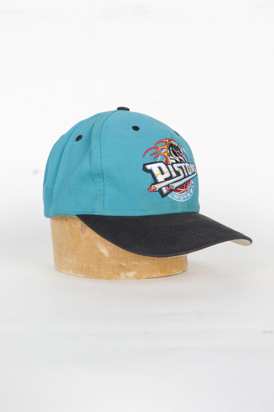 Logo 7 90's Logo 7 Detroit Pistons Snap Back Size ONE SIZE - 1 Thumbnail