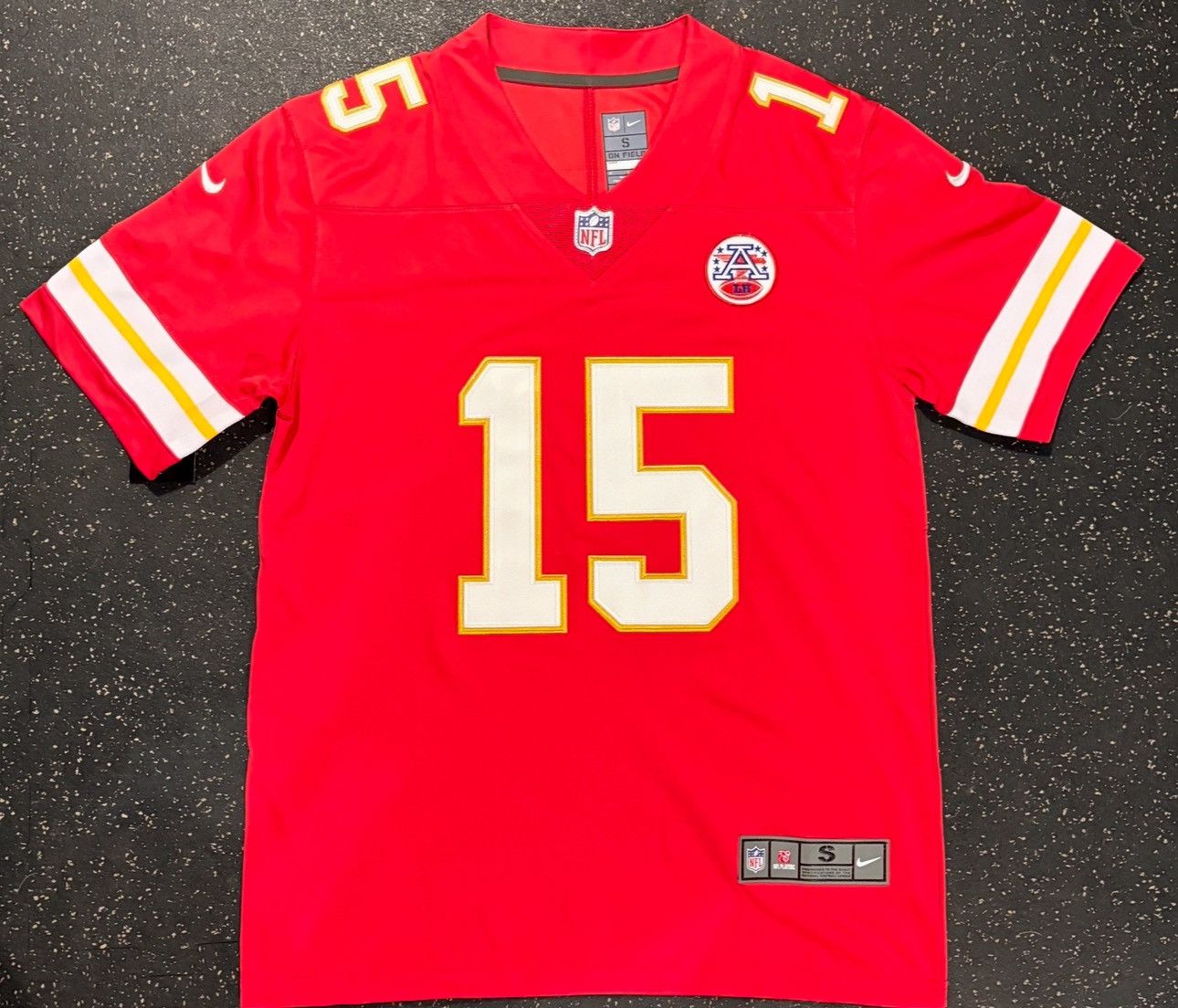Nike Patrick Mahomes Medium Jersey Kansas City Chiefs Red Adult Size US M / EU 48-50 / 2 - 2 Thumbnail