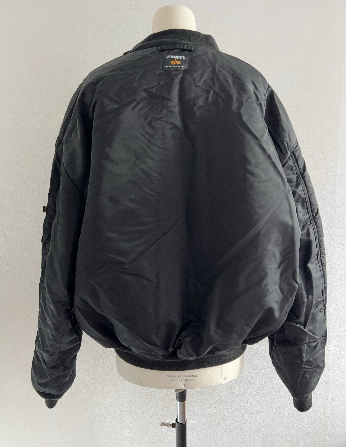 Vetements Vetements x Alpha Industries Bulldog patch bomber Demna Size US S / EU 44-46 / 1 - 9 Thumbnail