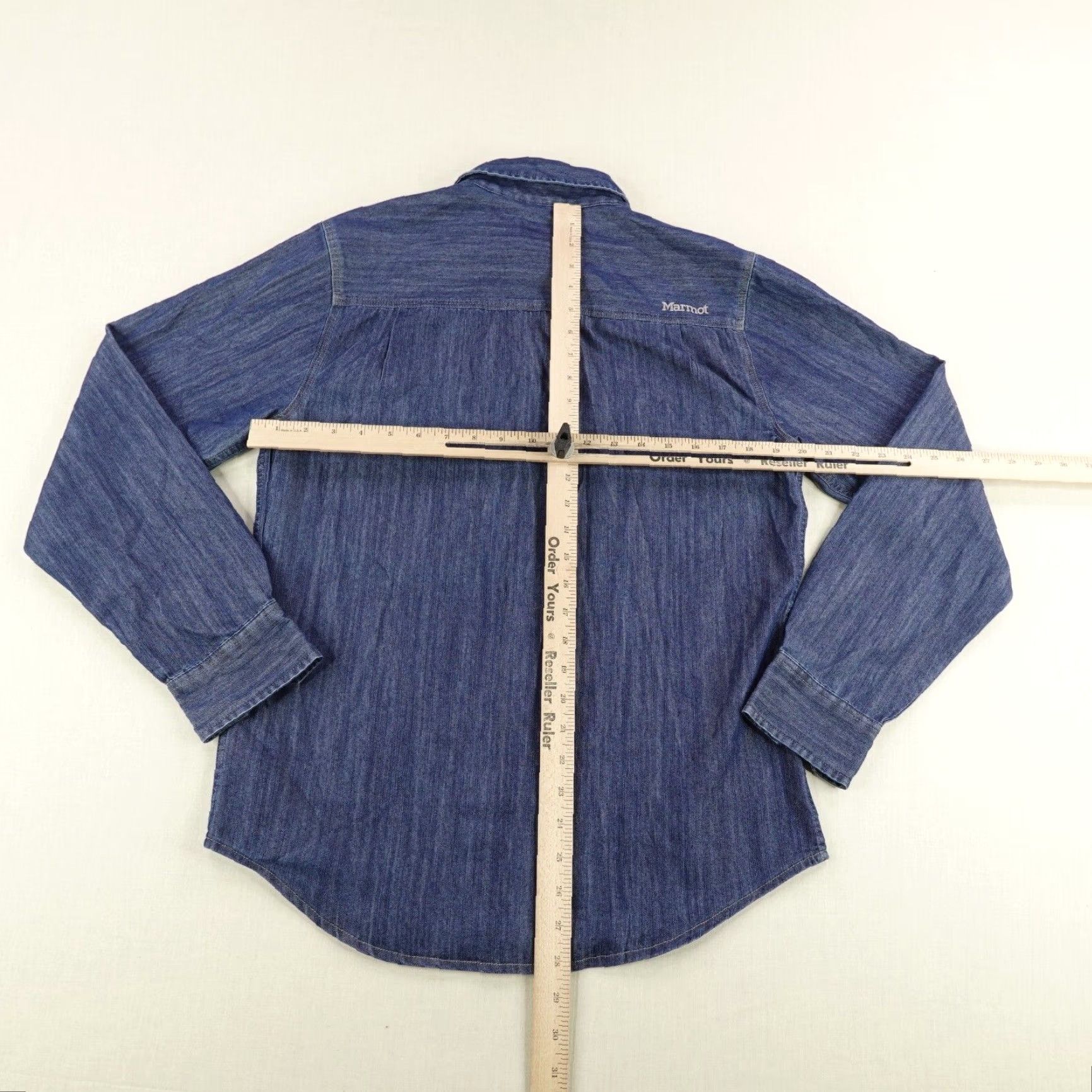 Marmot MARMOT Shirt Mens Small Blue Chambray Button-Up Utility Outdoors Hiking Workwear Casual Long Sleeve Collared Pocketed 90s Outdoor Mens Size US S / EU 44-46 / 1 - 7 Thumbnail