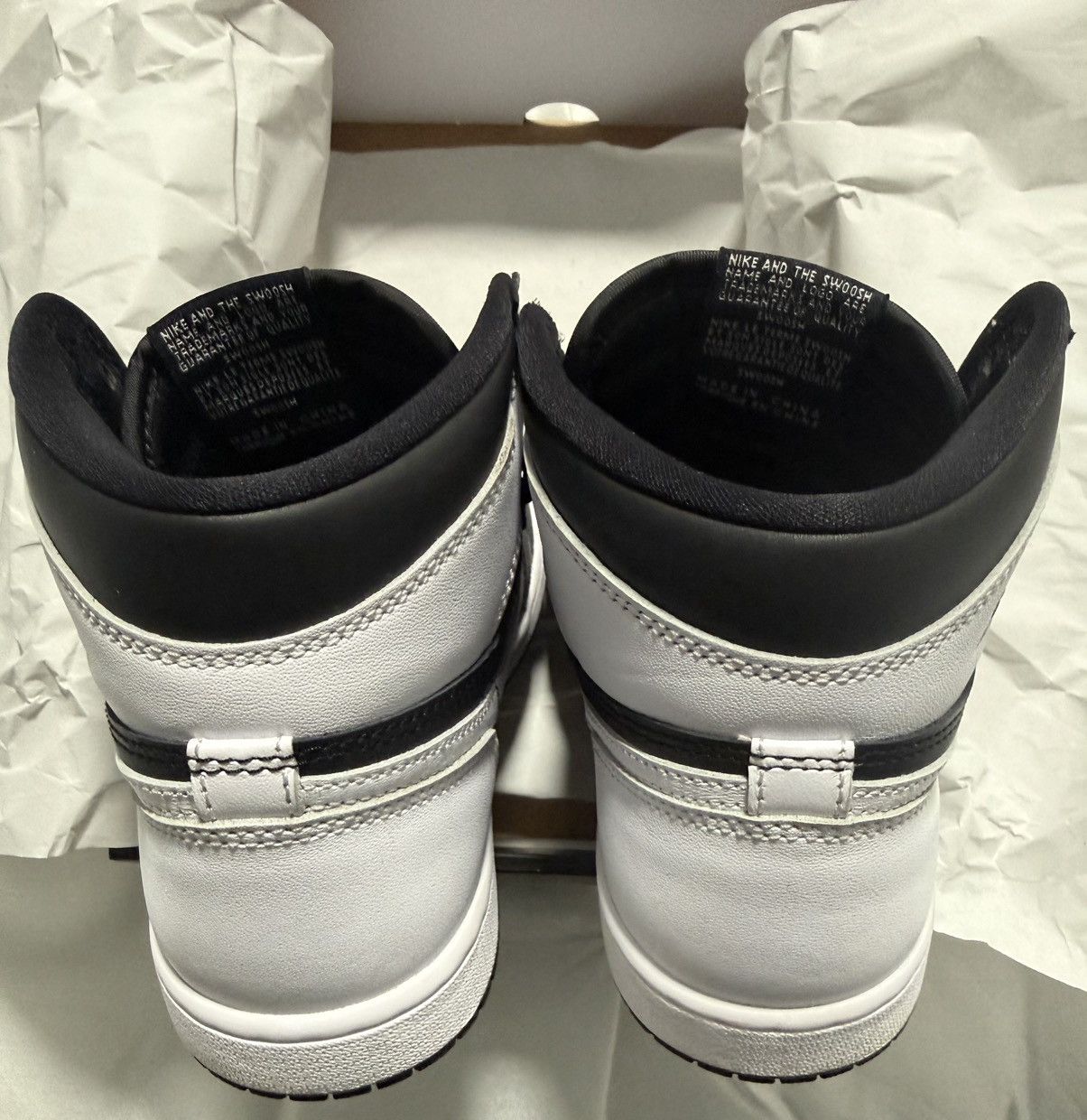 Nike Nike Air Jordan Retro 1 High Top Size US 6.5 / EU 39-40 - 2 Thumbnail