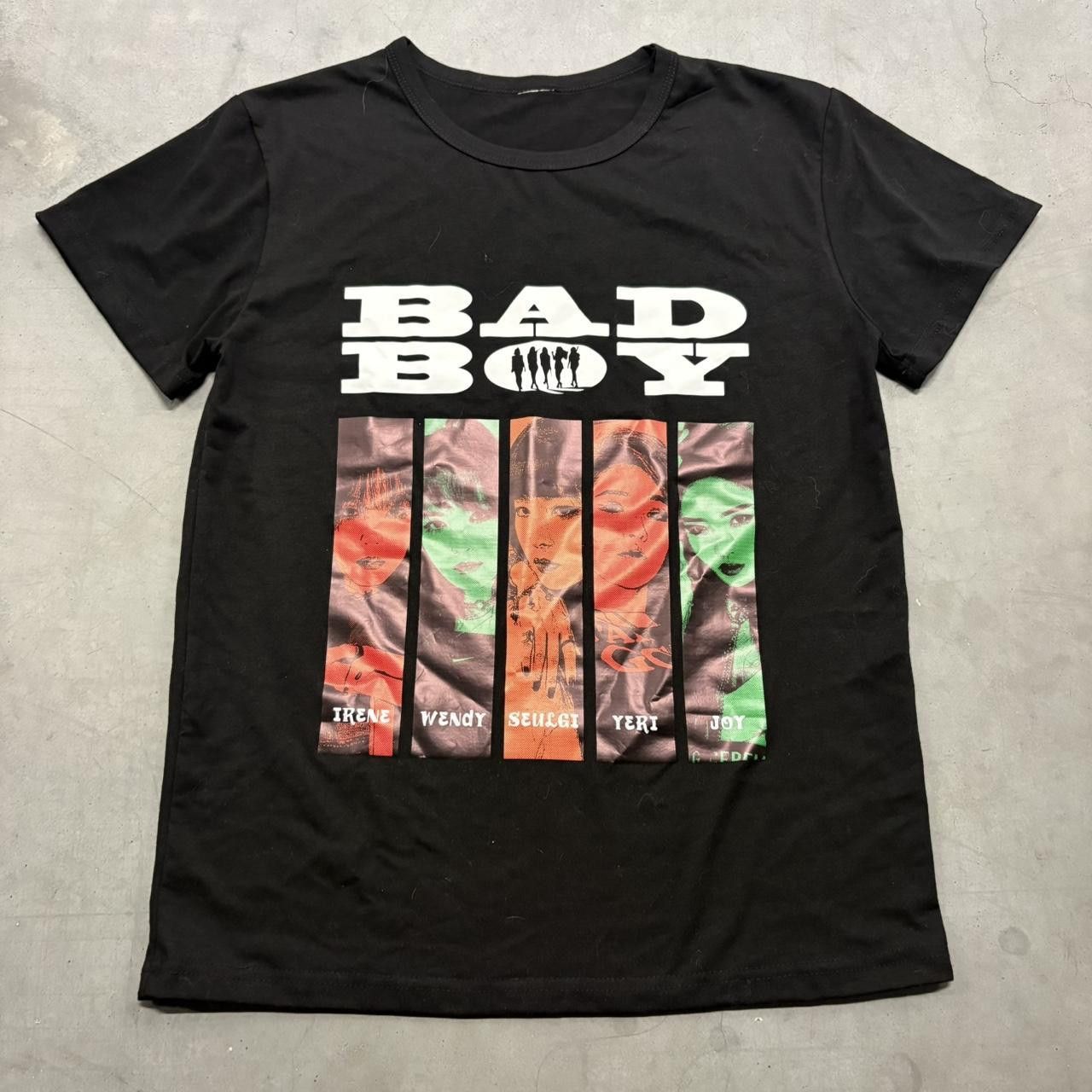Vintage Crazy Vintage Y2K/2000s Kpop Red Velvet Bad Boy Black Graphic Band Tee! Size US S / EU 44-46 / 1 - 1 Thumbnail