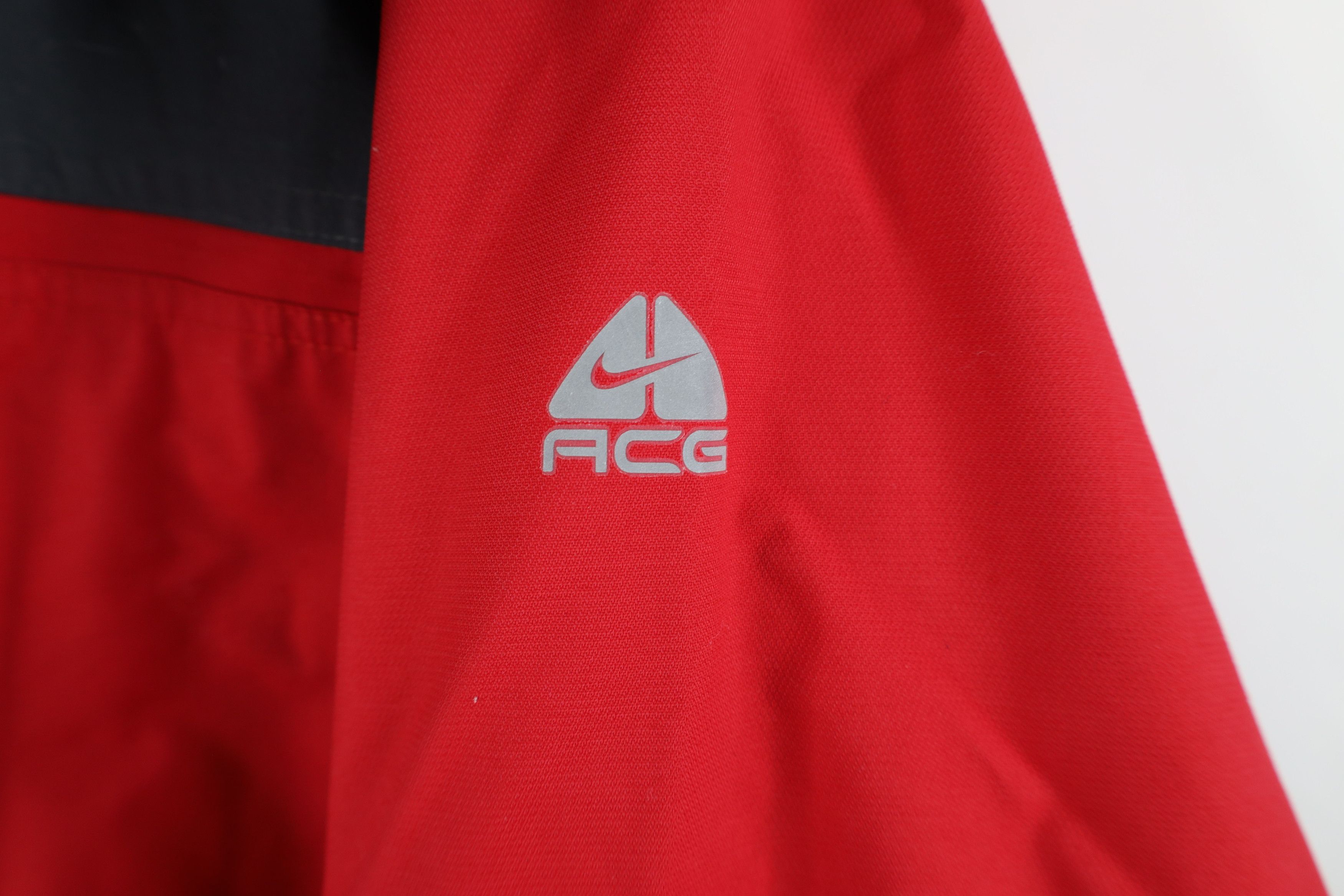 Nike Vintage Nike ACG Mini Swoosh Waterproof Hooded Rain Jacket Size US M / EU 48-50 / 2 - 4 Thumbnail