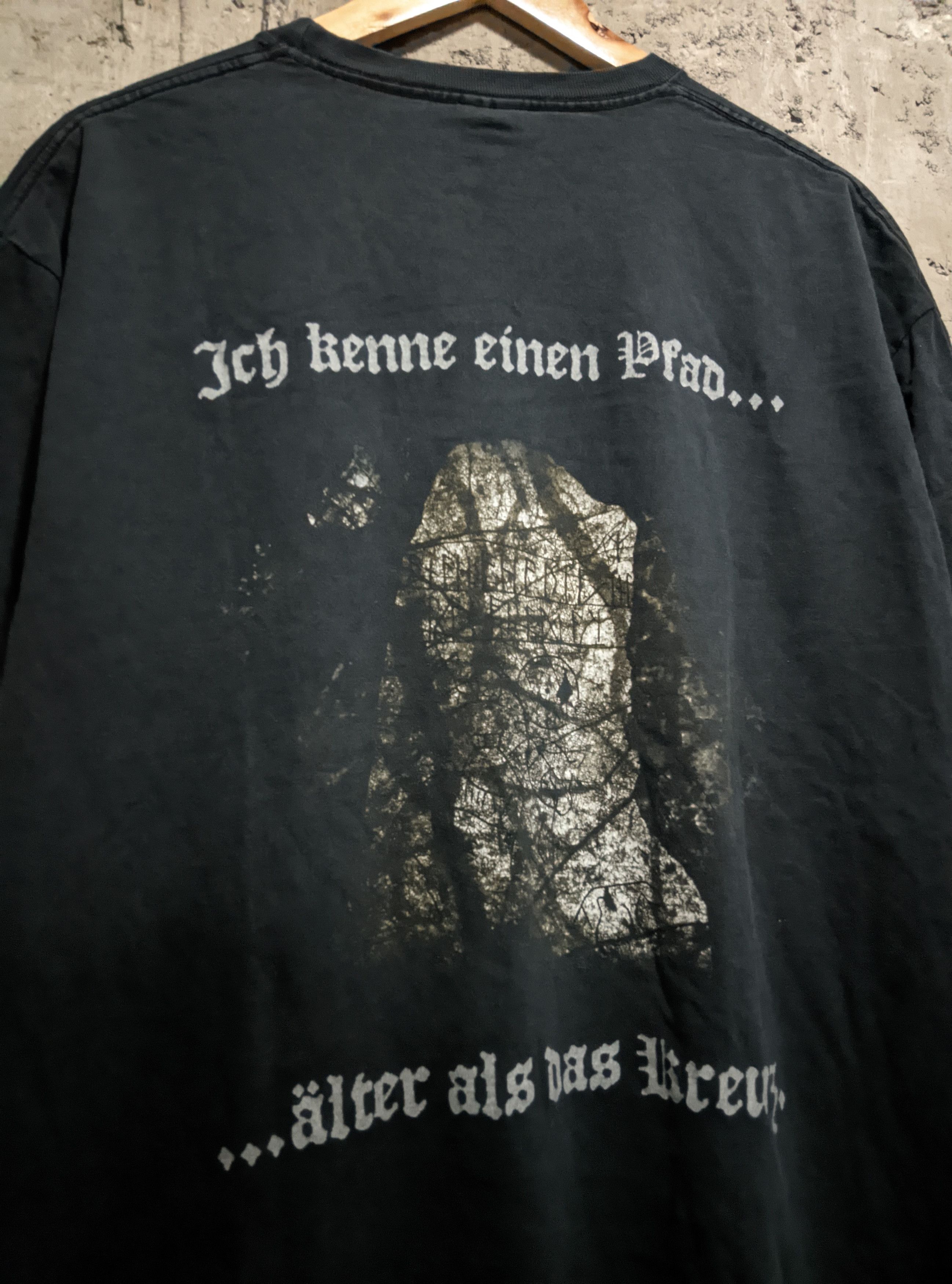 Band Tees × Vintage Vintage 2005 helrunar älter als das kreuz Metal t shirt Size US XL / EU 56 / 4 - 3 Thumbnail