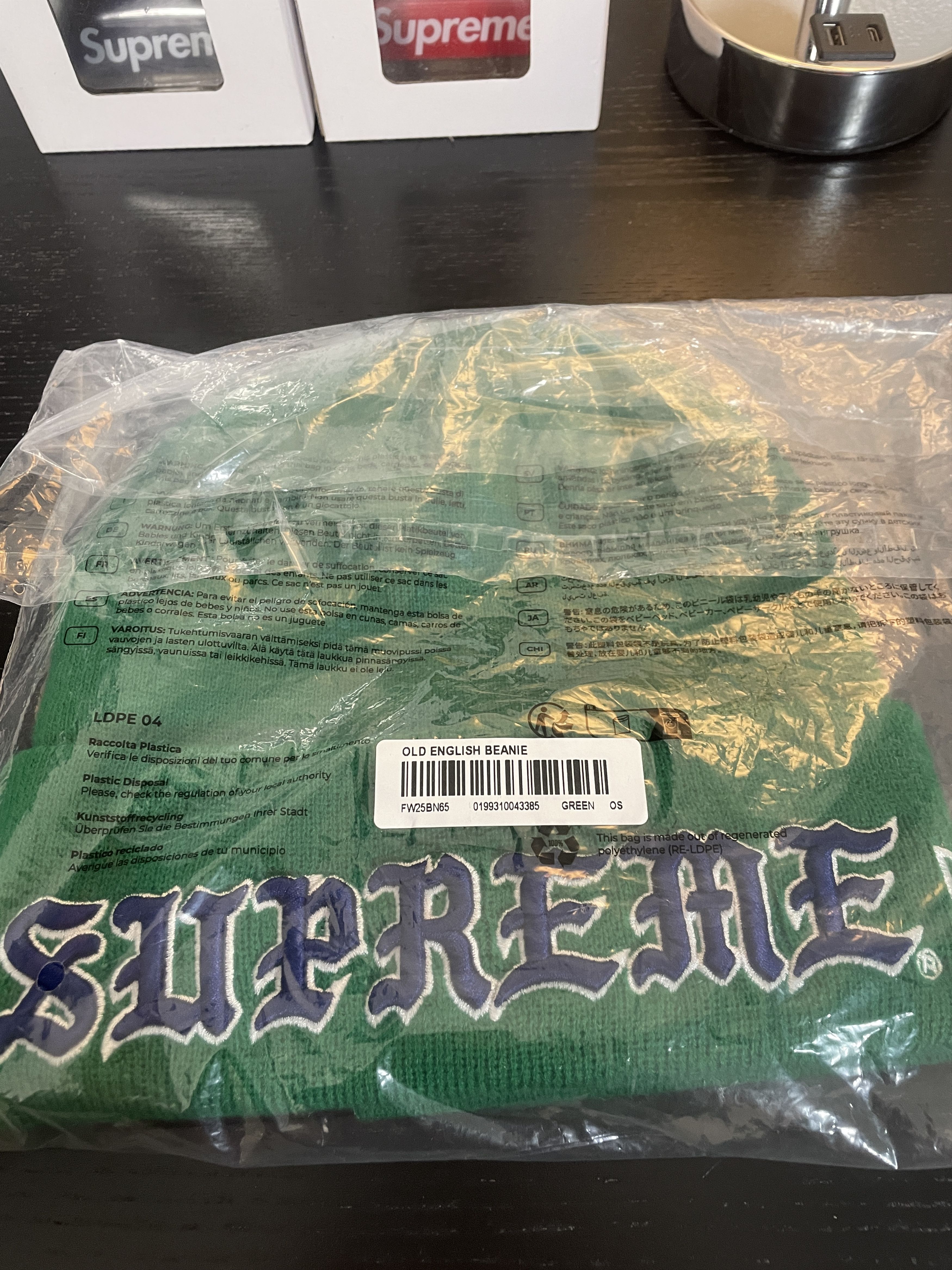 Supreme NEW ERA OLD ENGLISH BEANIE Size ONE SIZE - 9 Thumbnail