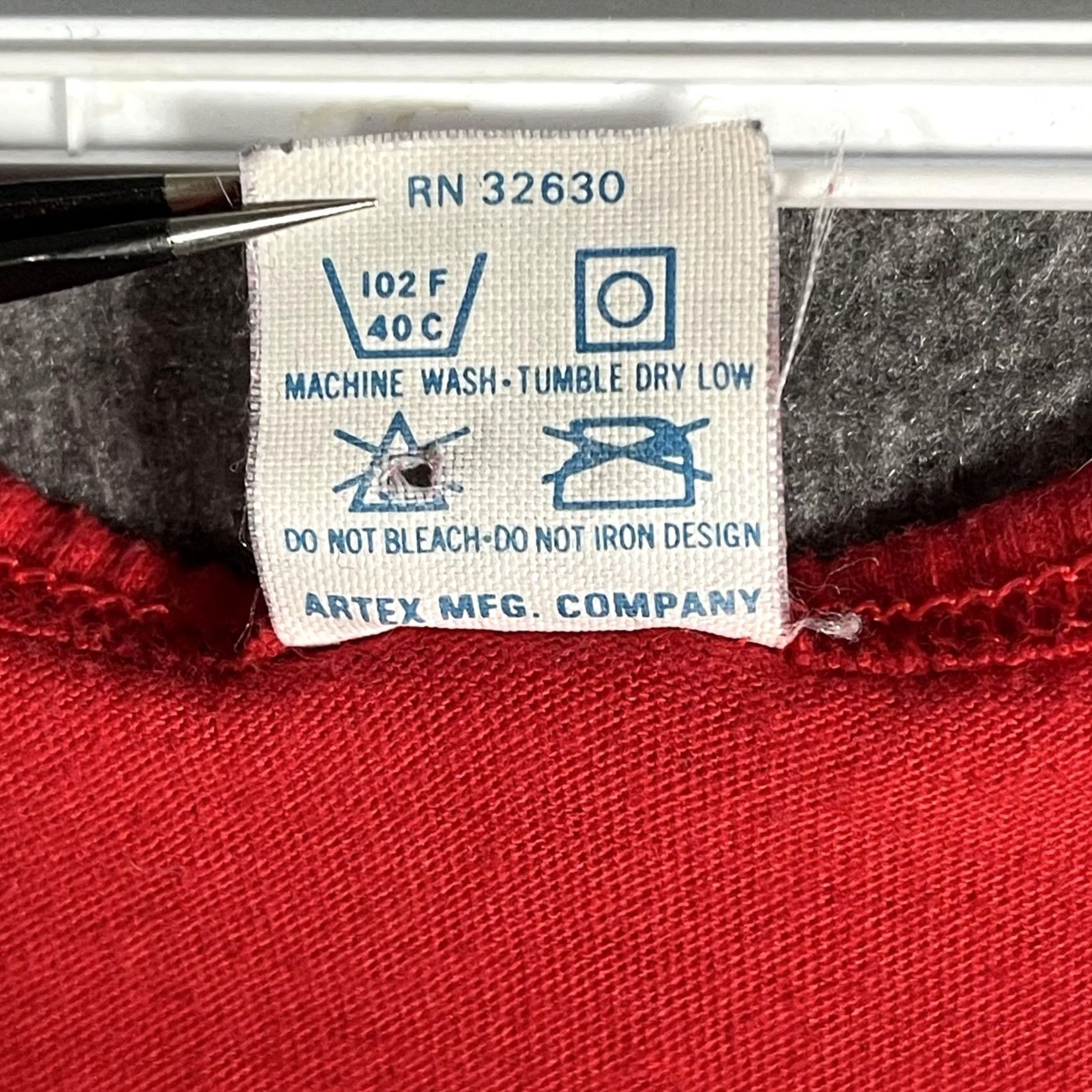Vintage VINTAGE Artex Shirt Mens Large Red Sylvester Looney Tunes Dallas USA 1983 Tank Size US L / EU 52-54 / 3 - 6 Thumbnail