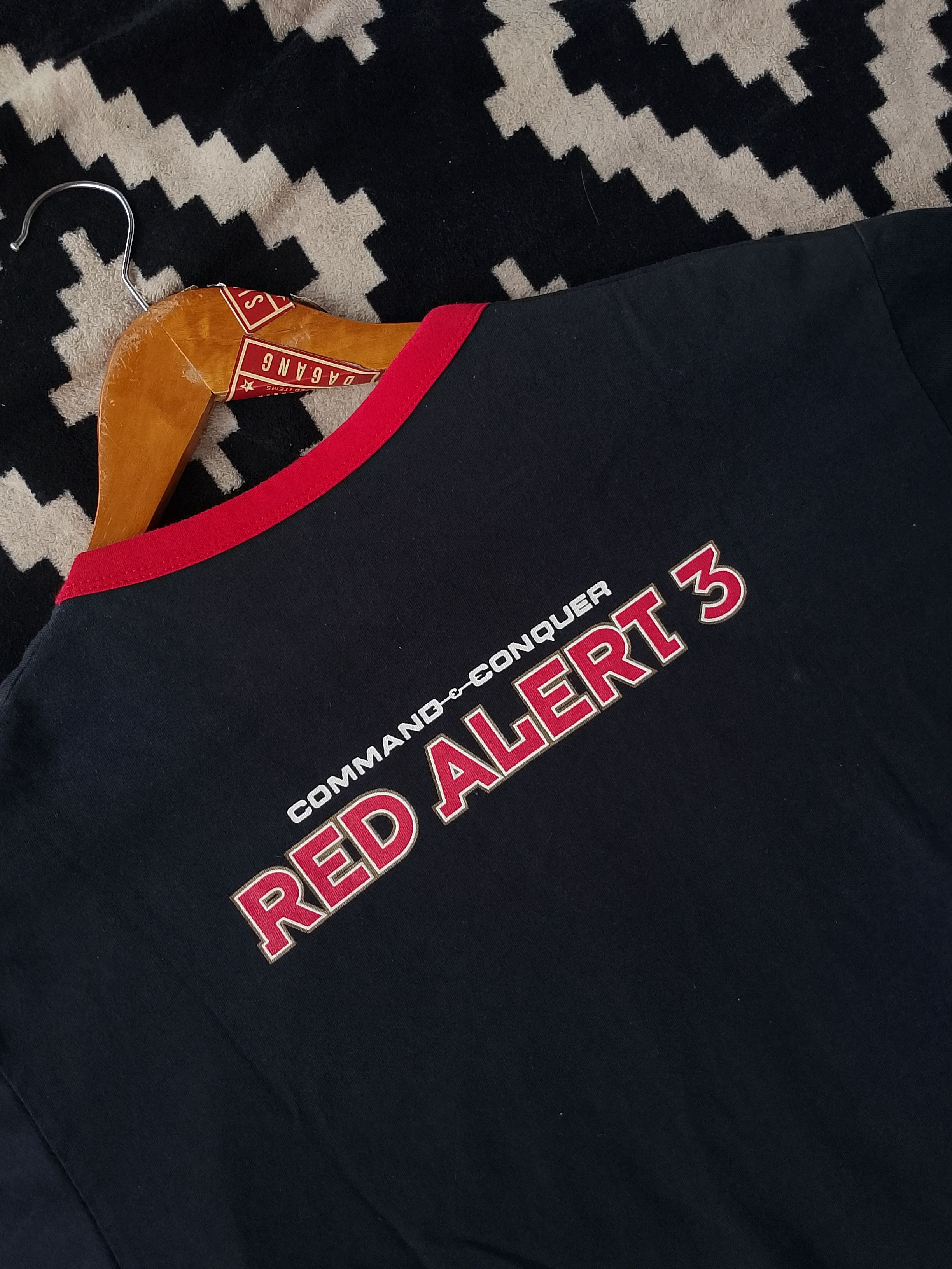 The Game Vintage Y2K EA Game Red Alert 3 Command Conquer Promo Tees Size US L / EU 52-54 / 3 - 8 Thumbnail