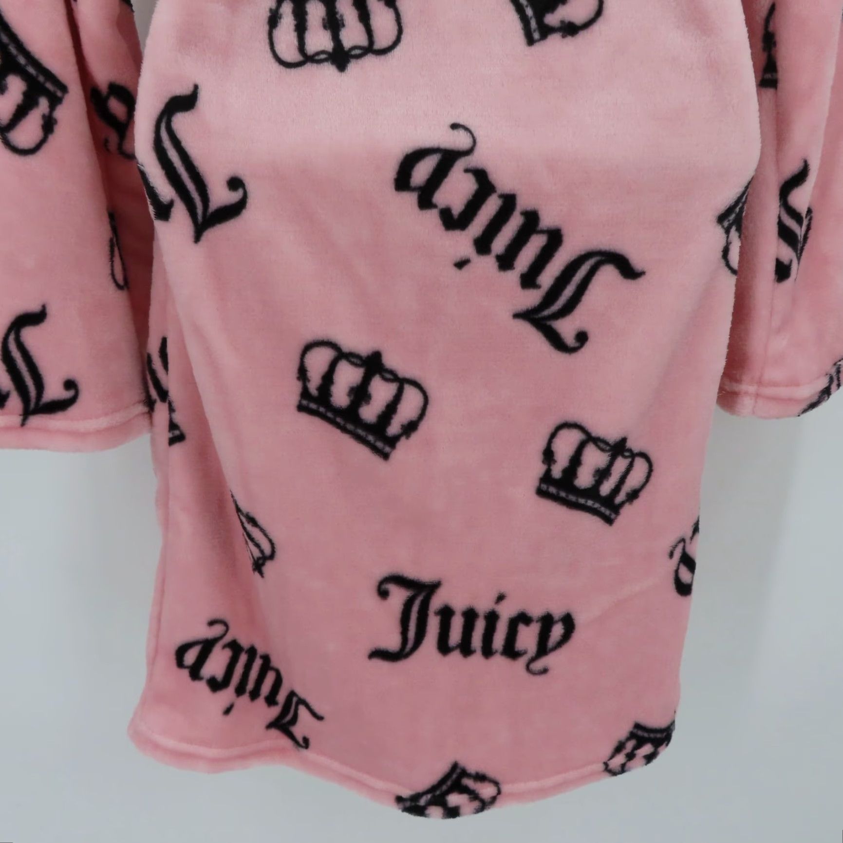 Juicy Couture Juicy Couture Women's L/XL Pink Logo Crown Plush Robe NEW User: Juicy Couture Women's L/XL Pink Logo Crown Plush Robe NEW Size ONE SIZE - 6 Thumbnail