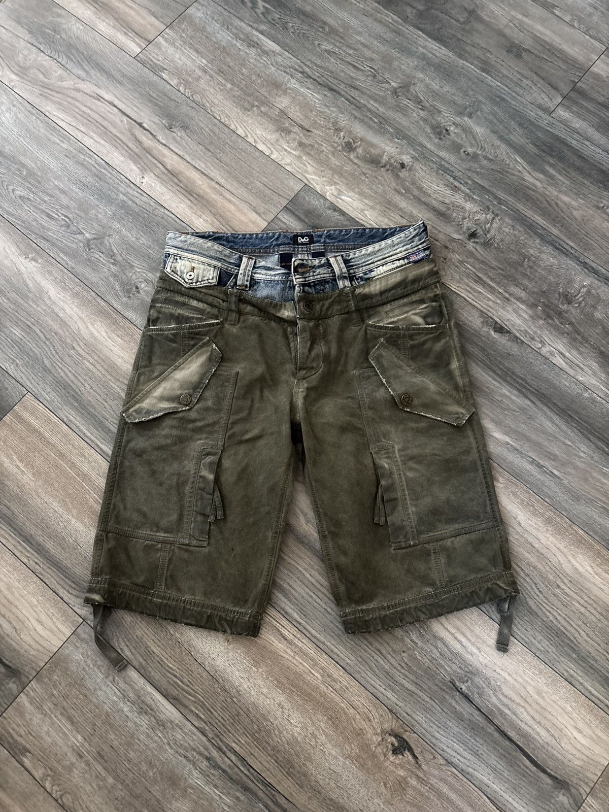 Dolce & Gabbana Dolce and gabbana double waisted cargo jean shorts Size US 32 / EU 48 - 1 Thumbnail