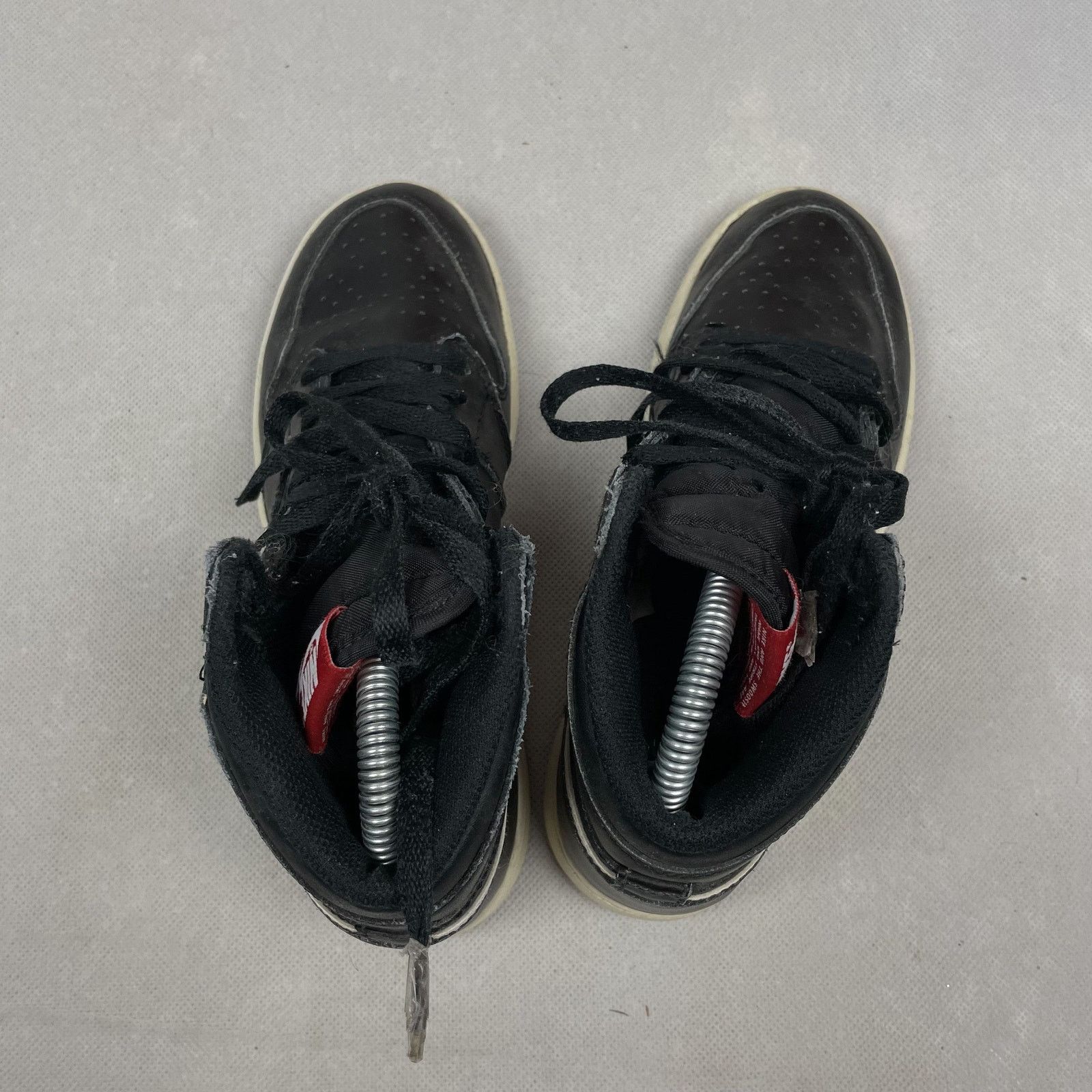 Nike Nike Air Jordan 1 Retro High OG BG 575441-011 Black Shoes 5 Size US 5 / EU 37 - 2 Thumbnail