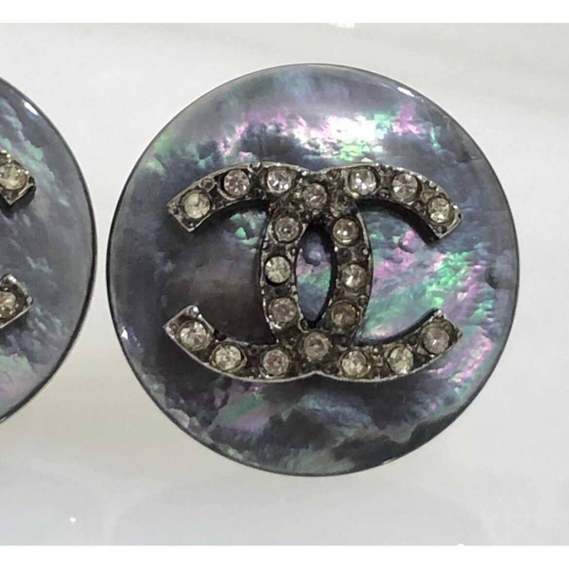 Chanel Vintage CHANEL black shell earrings with rhinestone crystal Size ONE SIZE - 4 Thumbnail