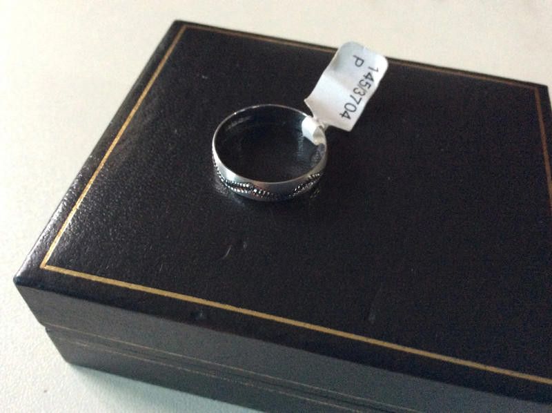 Designer 9ct white gold wedding ring Size P Size ONE SIZE - 4 Thumbnail