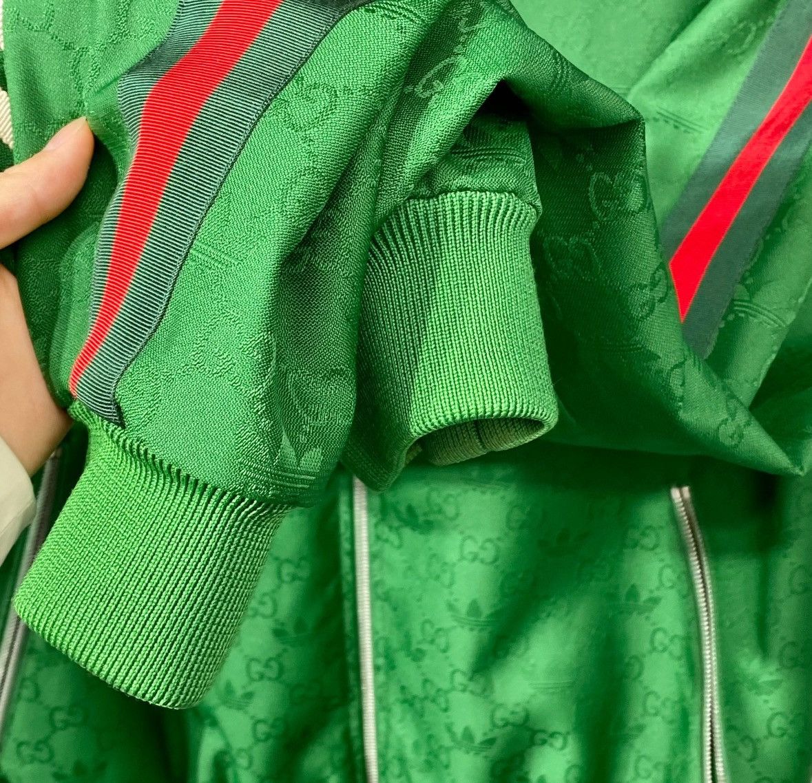 Gucci Gucci ADIDAS/Contrast striped sleeve jackard long-sleeved j Size US L / EU 52-54 / 3 - 4 Thumbnail