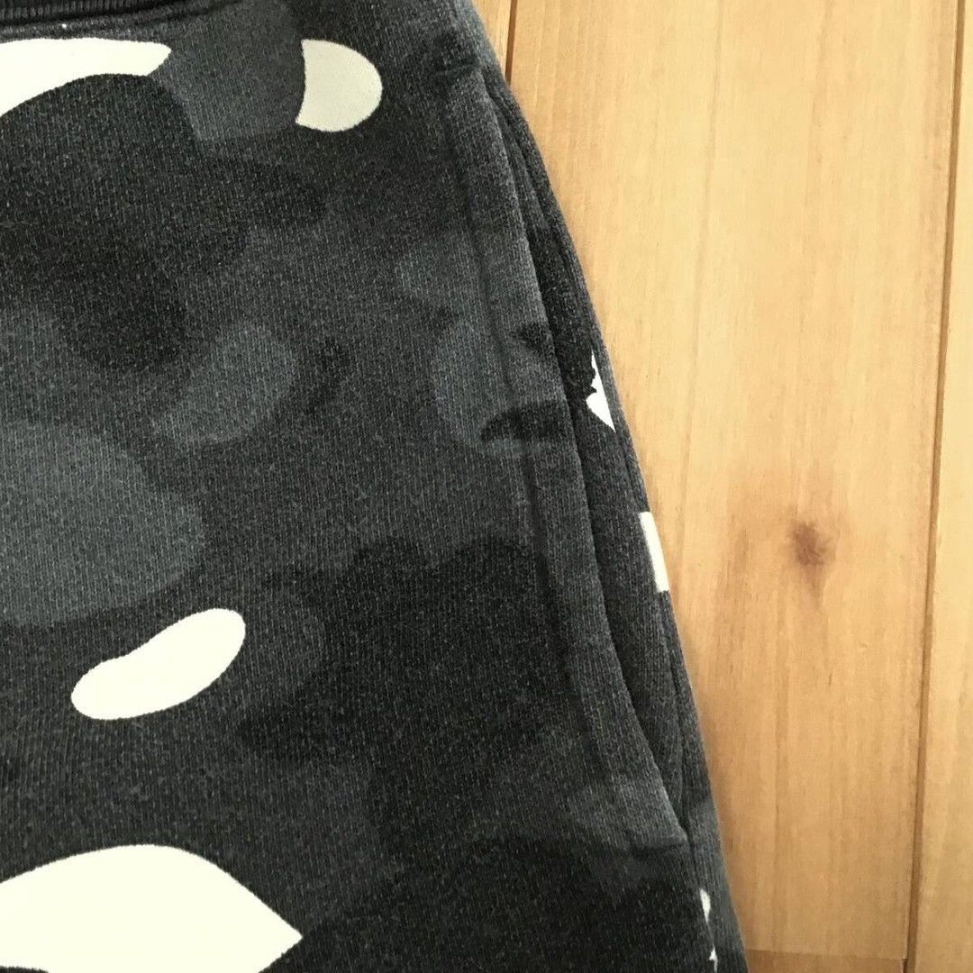 Bape 💫Glow in the dark💫 BAPE city camo sweat shorts ★size L Size US 34 / EU 50 - 6 Thumbnail