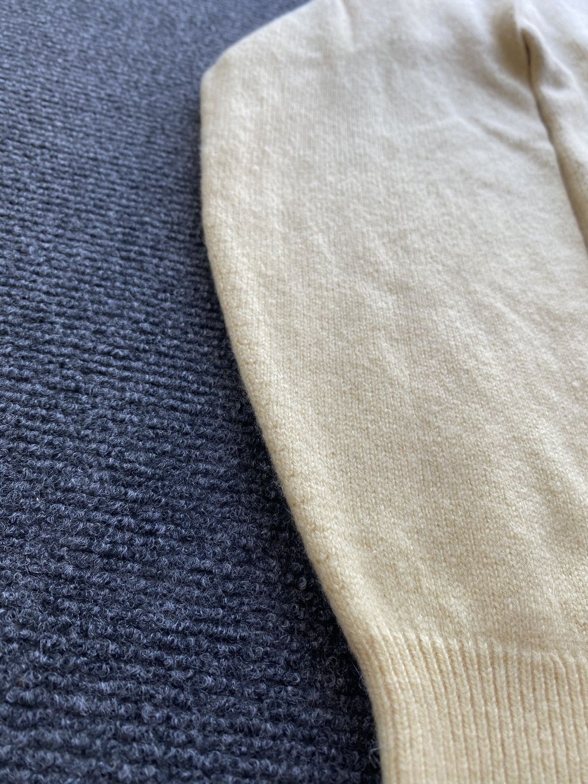 Pringle Of Scotland 🔥Pringle Scotland Cashmere Rare V neck sweater Size US L / EU 52-54 / 3 - 10 Thumbnail