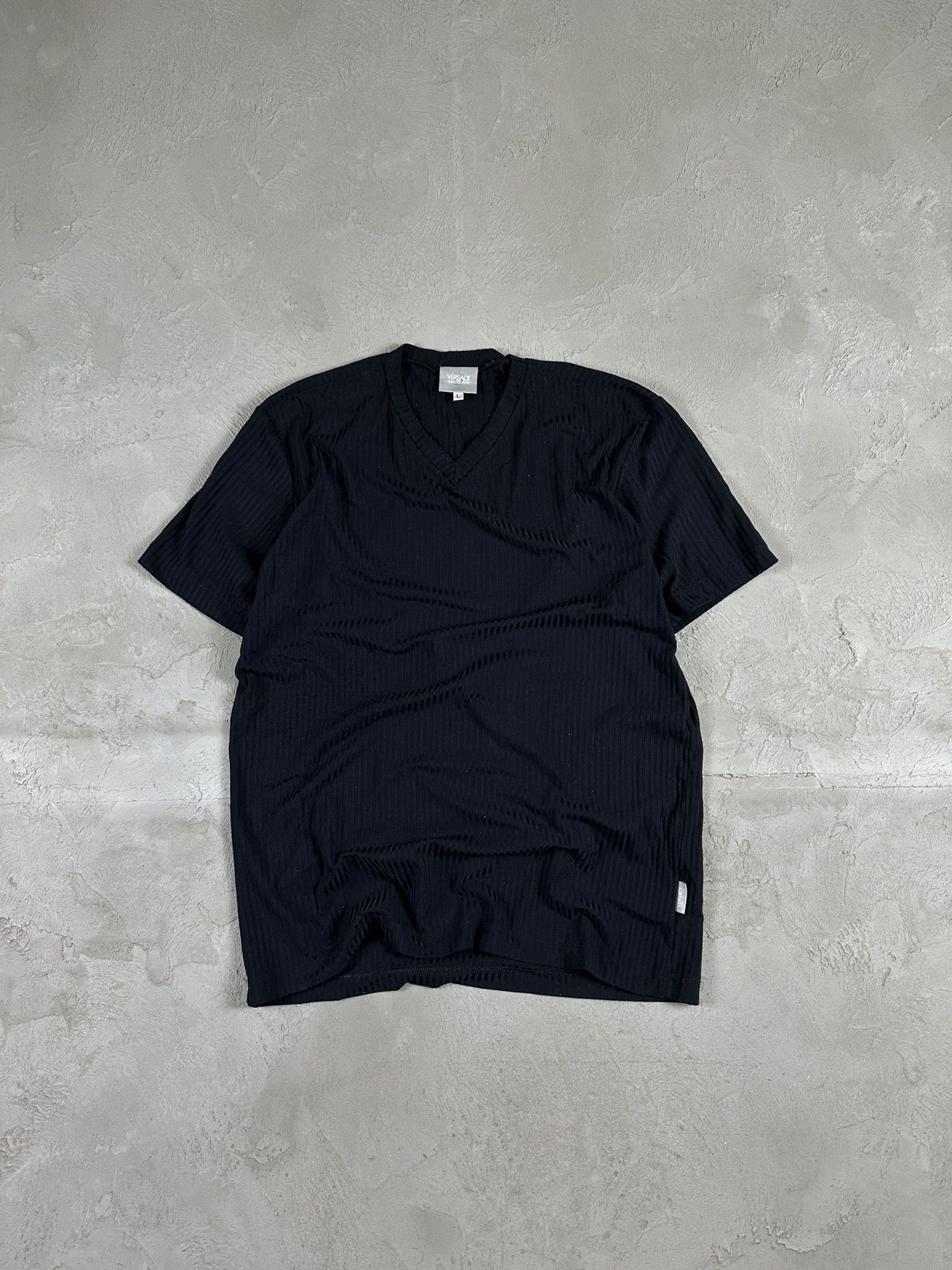 Versace Vintage Versace Pleated Like Issey Miyake Basic T-shirt Size US L / EU 52-54 / 3 - 1 Thumbnail