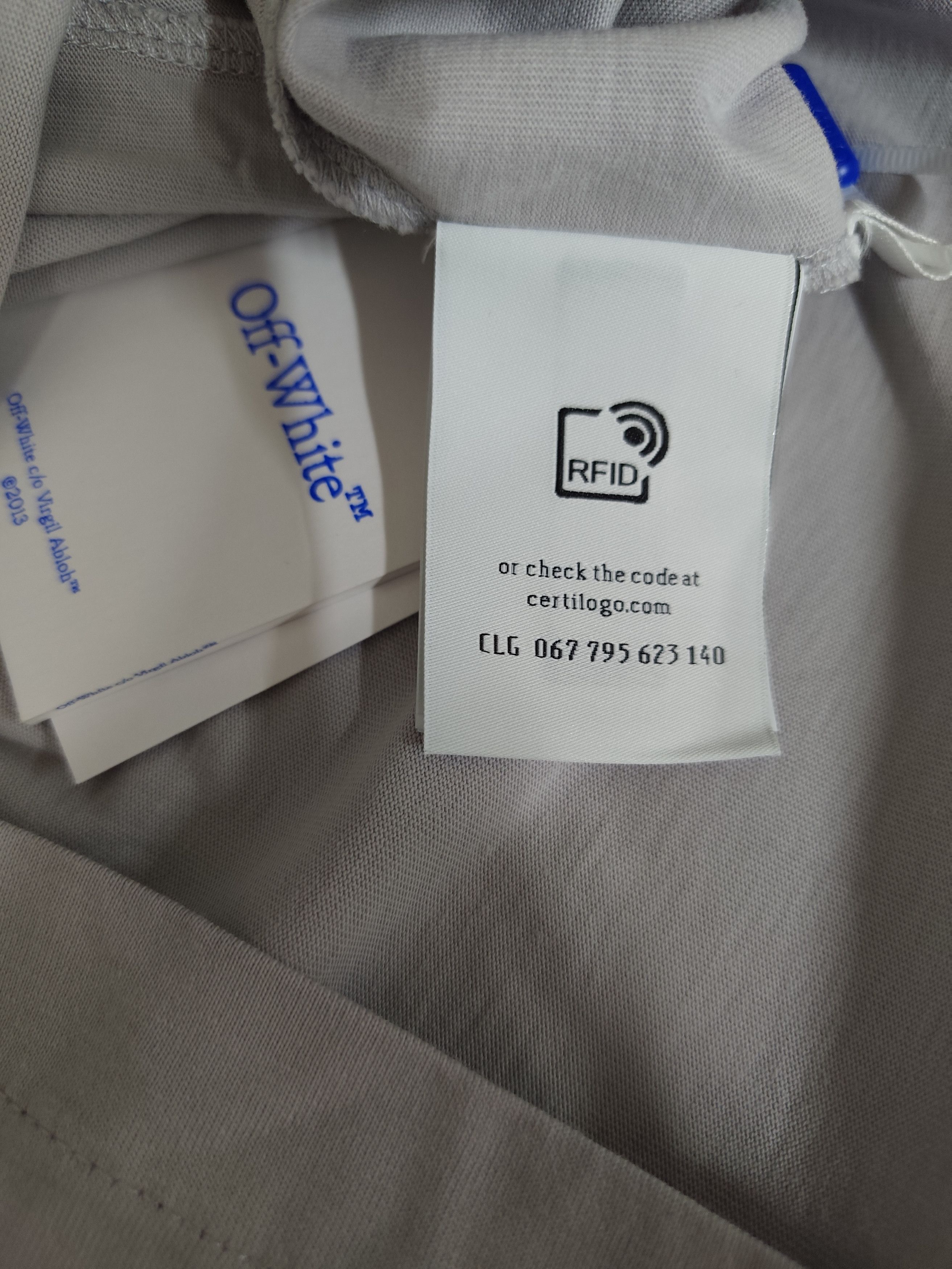 Off-White Off-White "Everyone I Love is here" Size US M / EU 48-50 / 2 - 7 Thumbnail