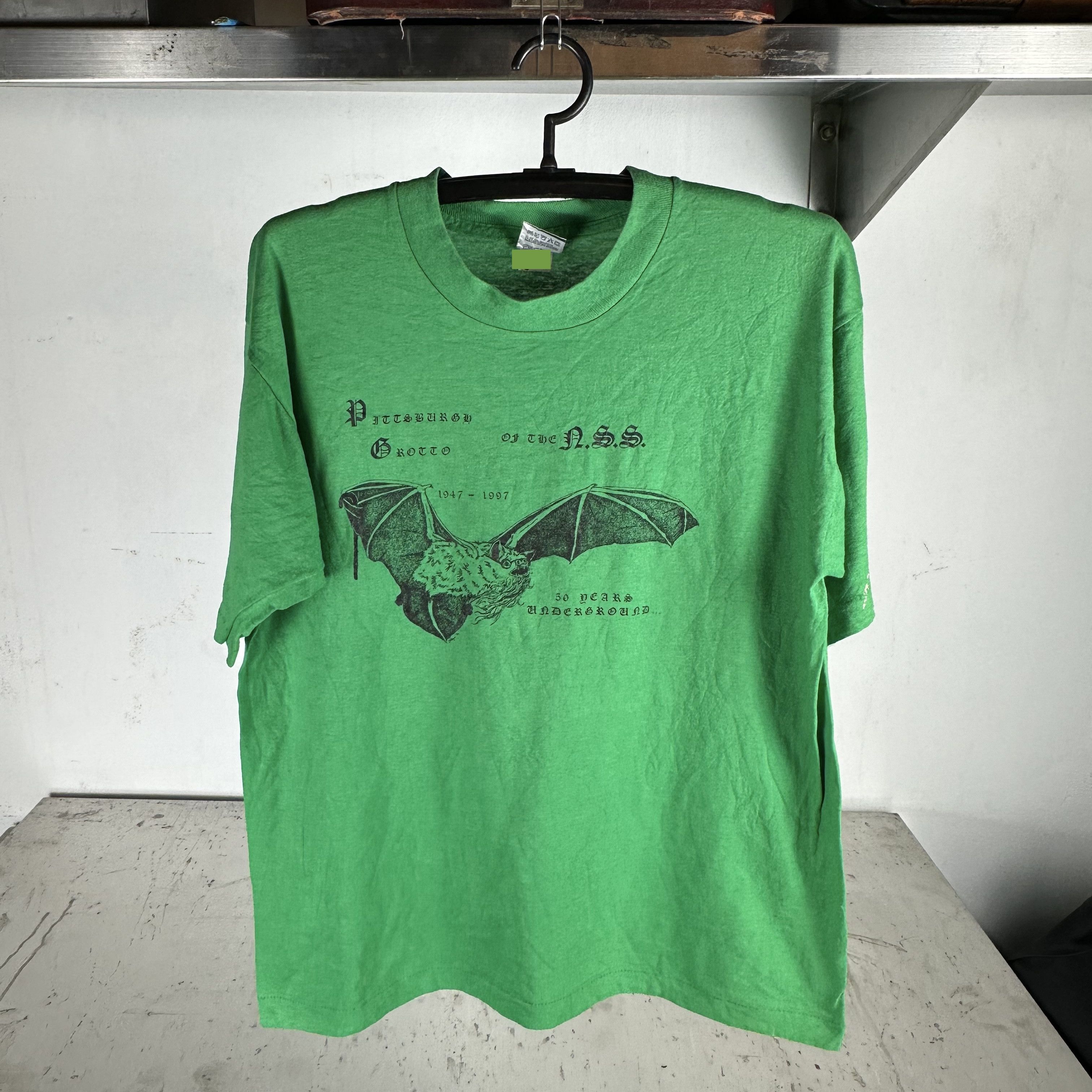 Vintage 1997 Pittsburgh Grotto of the NSS Bat Graphic T-shirt Size US L / EU 52-54 / 3 - 1 Thumbnail