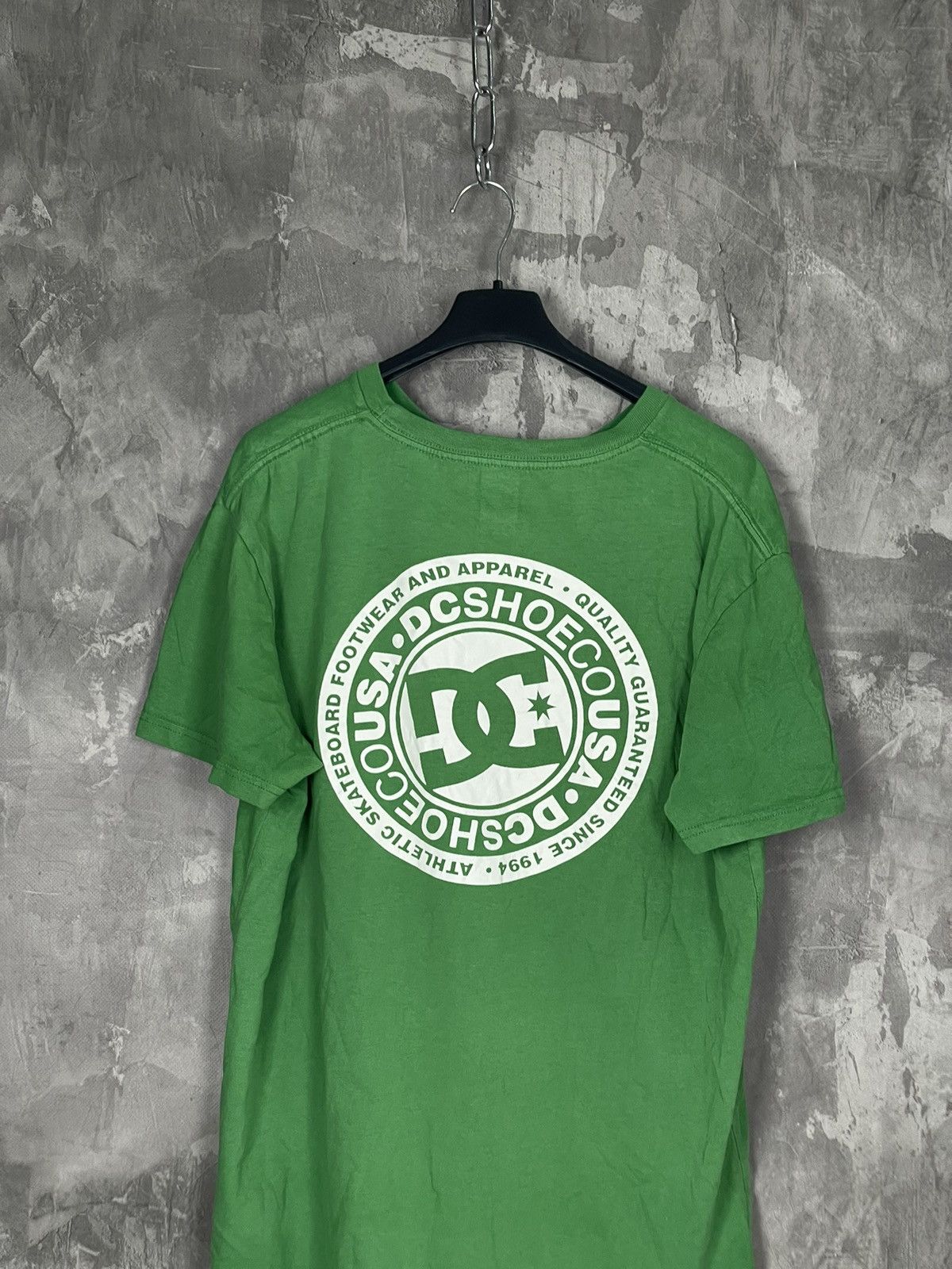 DC × Vintage DC Shoes Skateboarding Y2K Retro StyleT Shirt Size US L / EU 52-54 / 3 - 2 Thumbnail