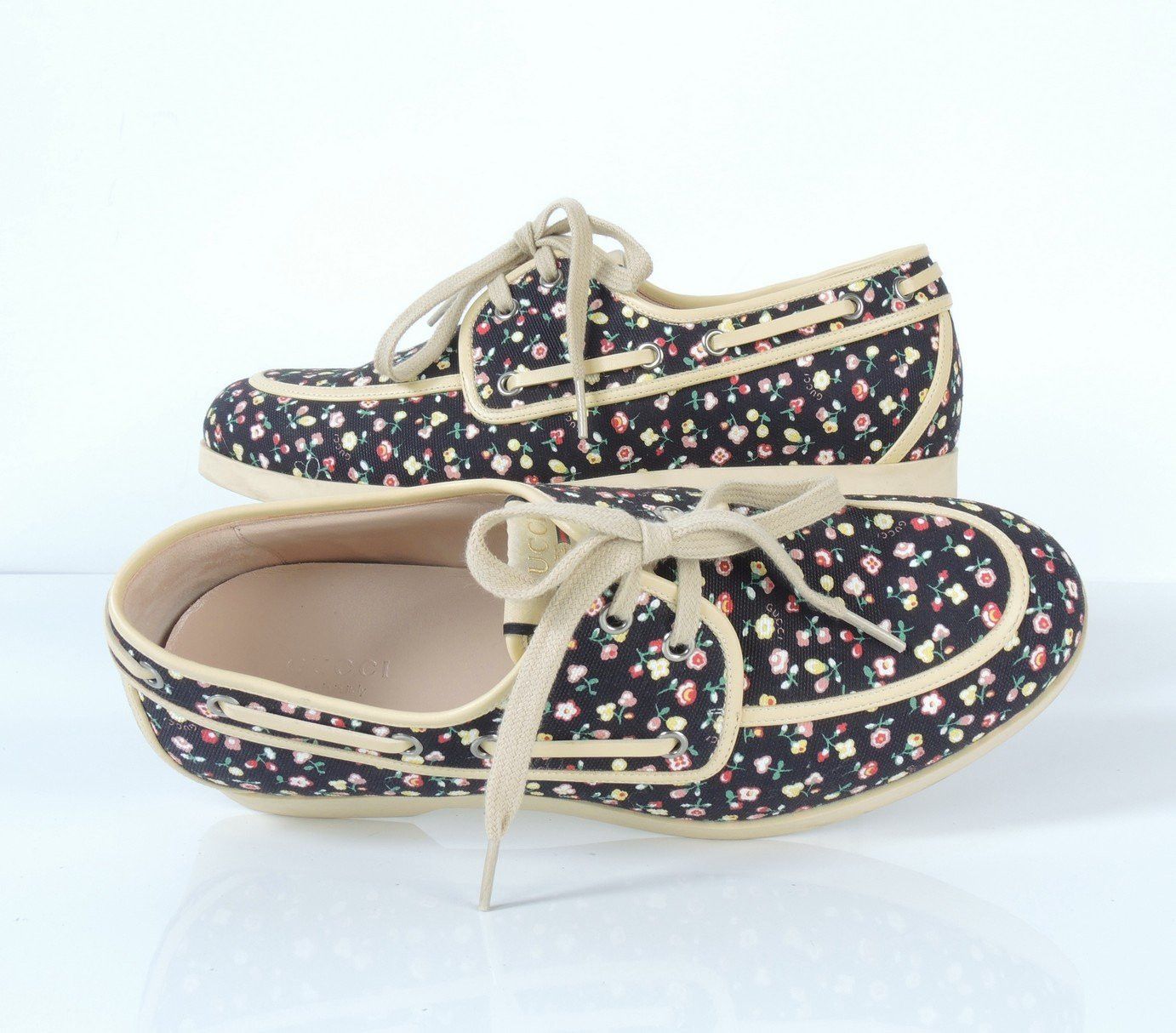 o1smst1ft0424 Floral Boat Sneaker in Multicolor