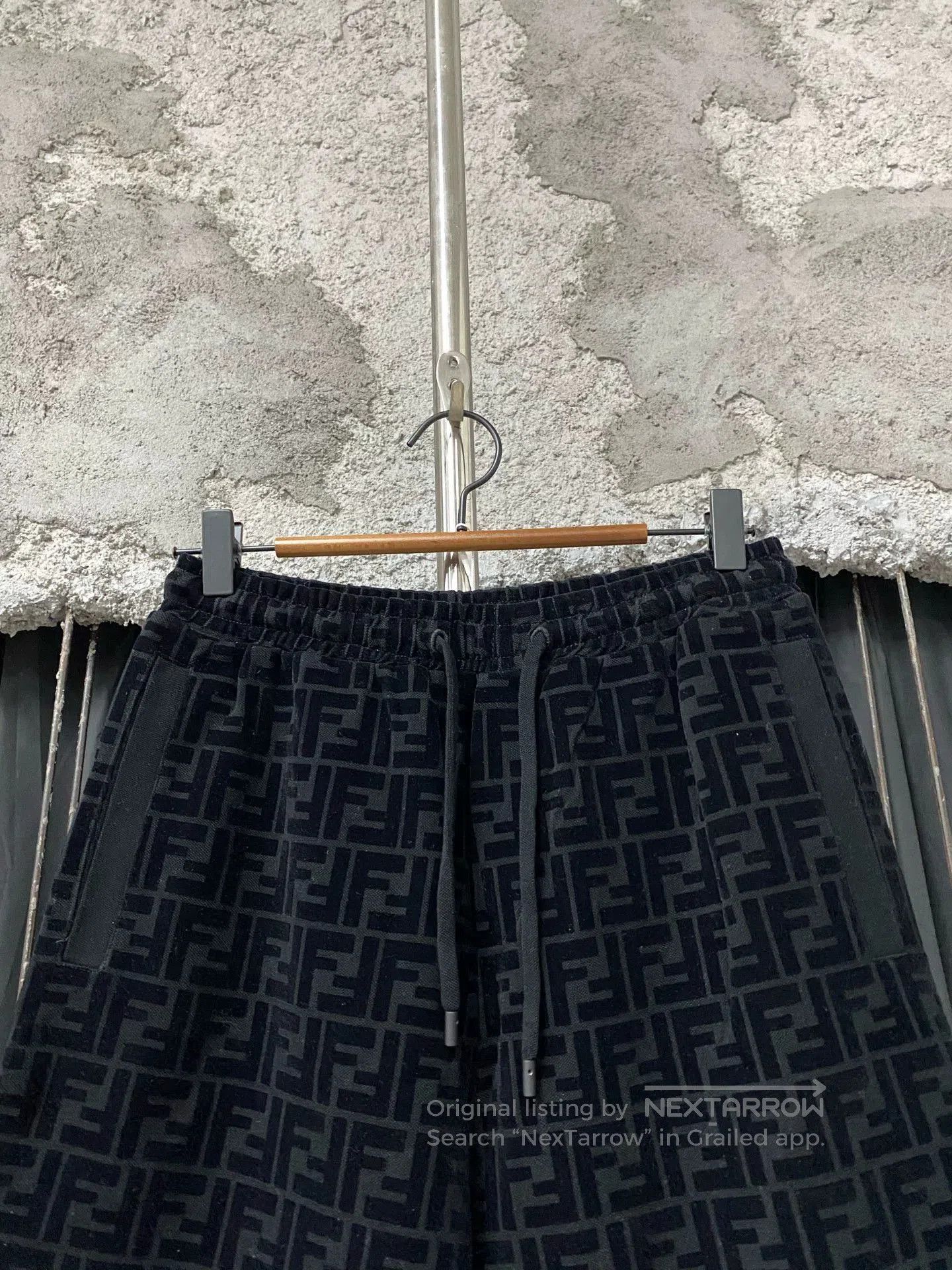 Fendi fendi velvet logo shorts size 46. Size US 30 / EU 46 - 3 Thumbnail