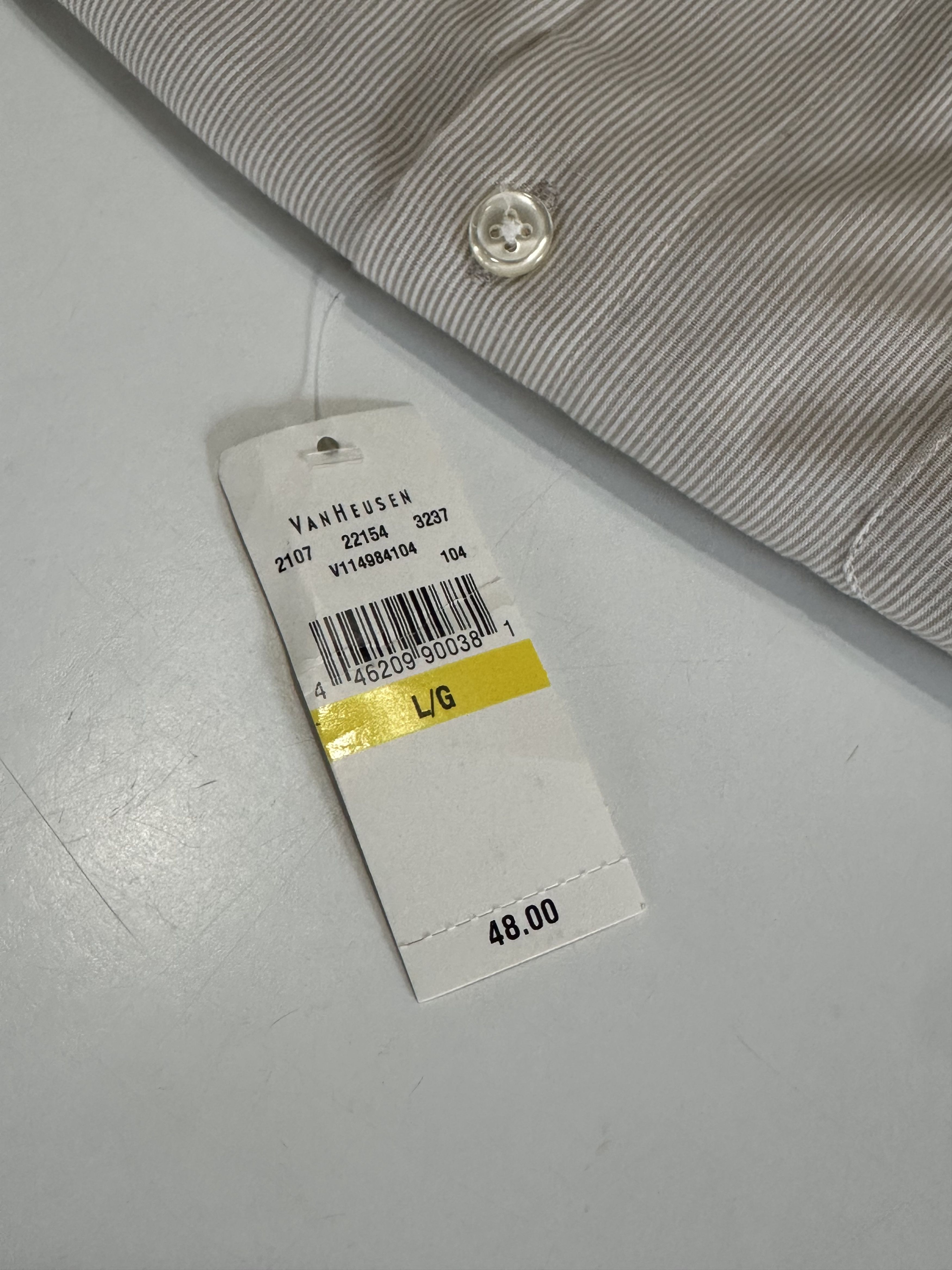 Van Heusen Van Heusen Men's Classic Fit Dress Shirt Beige L 16-16.5 New Size US L / EU 52-54 / 3 - 3 Thumbnail