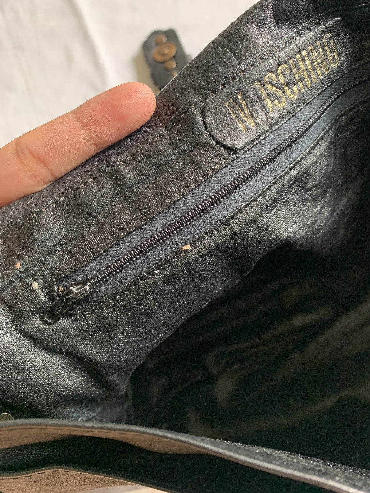 Moschino VINTAGE MOSCHINO BLACK LEATHER SLING BAG Size ONE SIZE - 20 Thumbnail