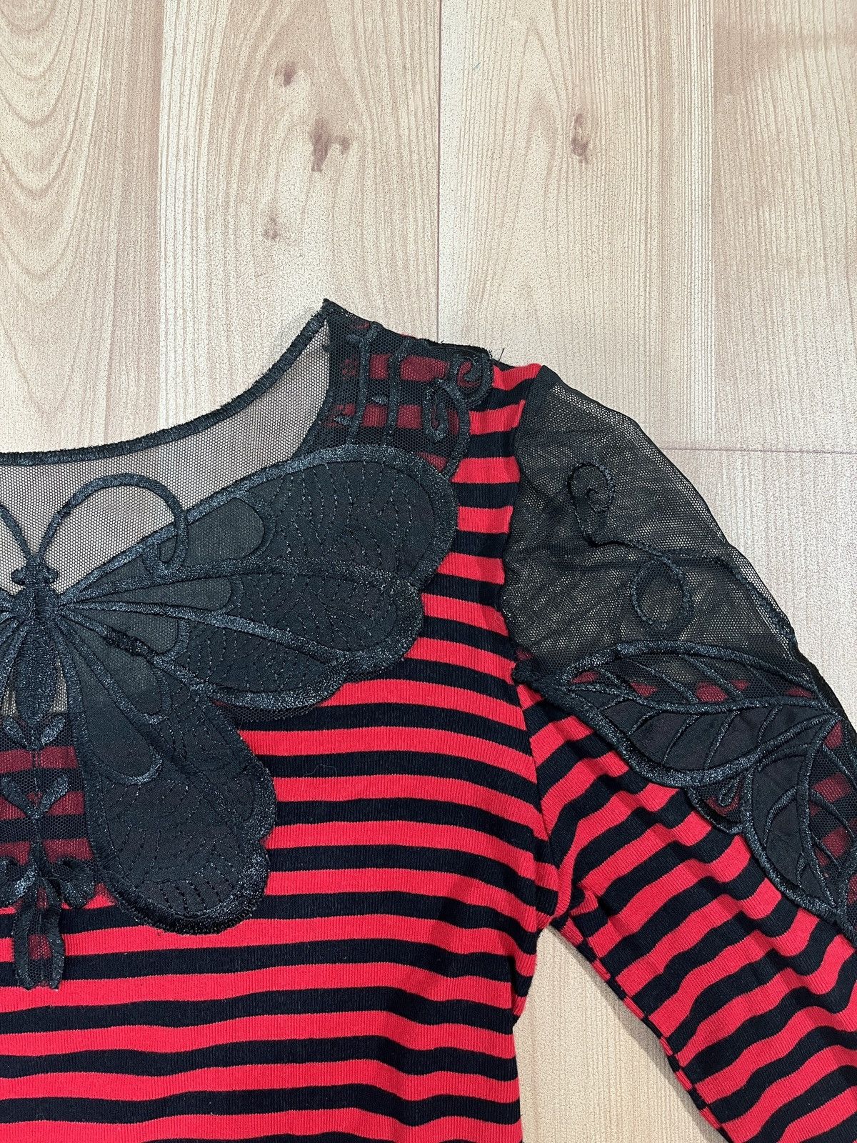 Japanese Brand PUNK Red Stripe Beads Woman Long Sleeve Size S / US 4 / IT 40 - 4 Thumbnail