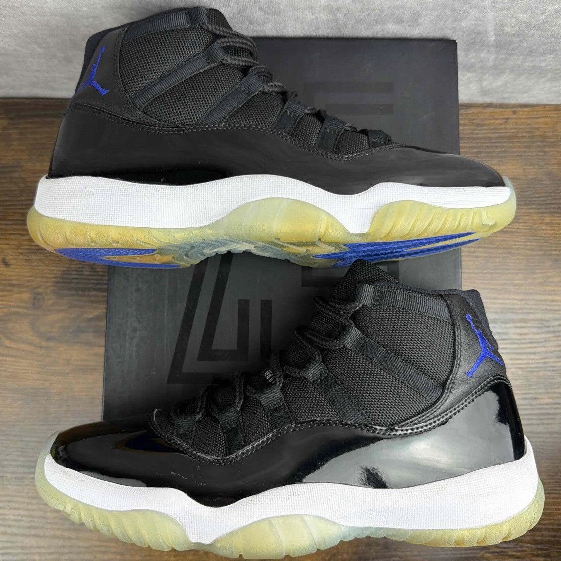 Jordan Brand Air Jordan 11 Retro High Space Jam 2016 Size 9 378037-003 OG Size US 9 / EU 42 - 3 Thumbnail