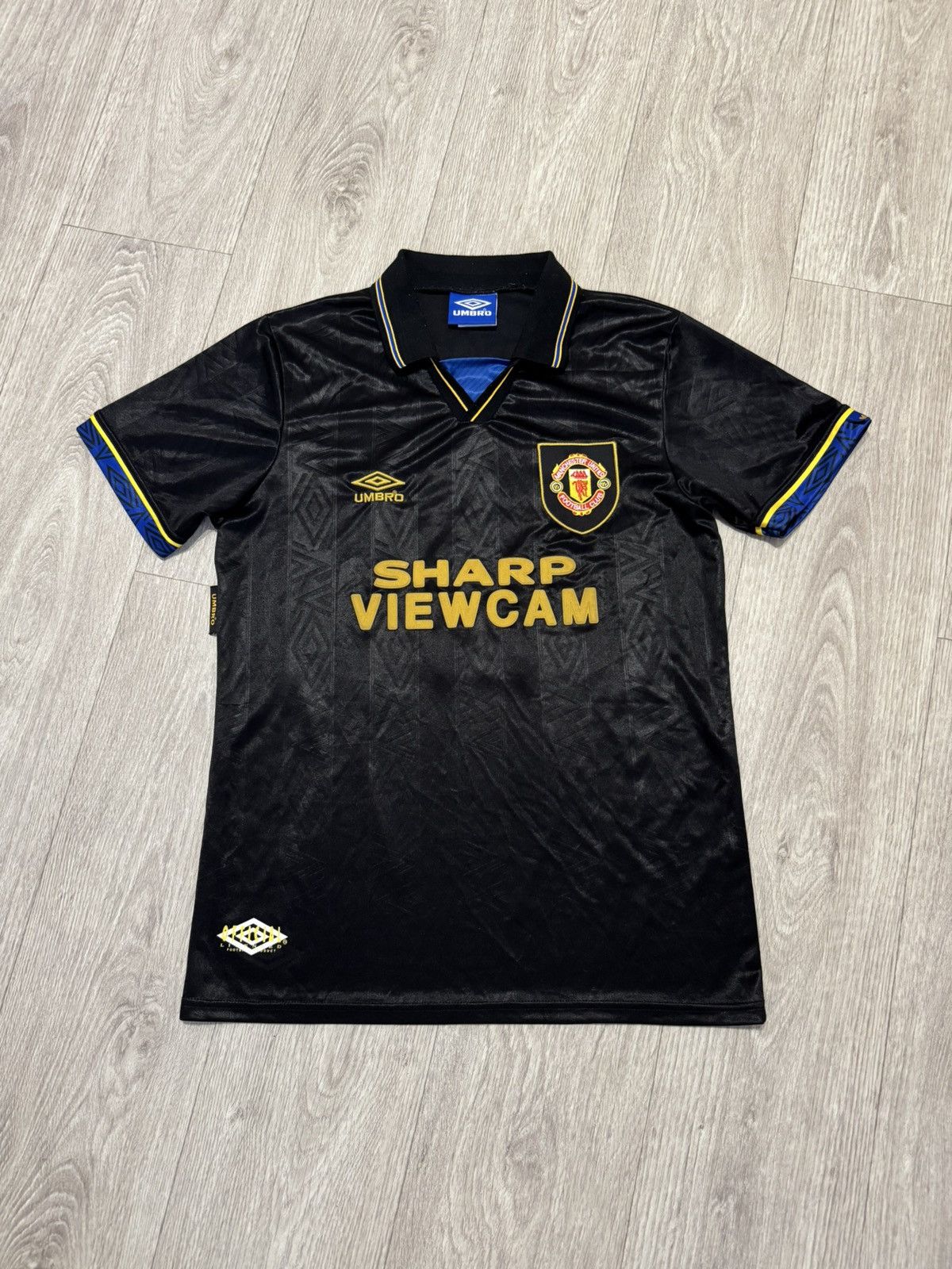 Umbro 🔷Retro Umbro Manchester United 1993/94/95 Soccer jersey🔷 Size US M / EU 48-50 / 2 - 1 Thumbnail