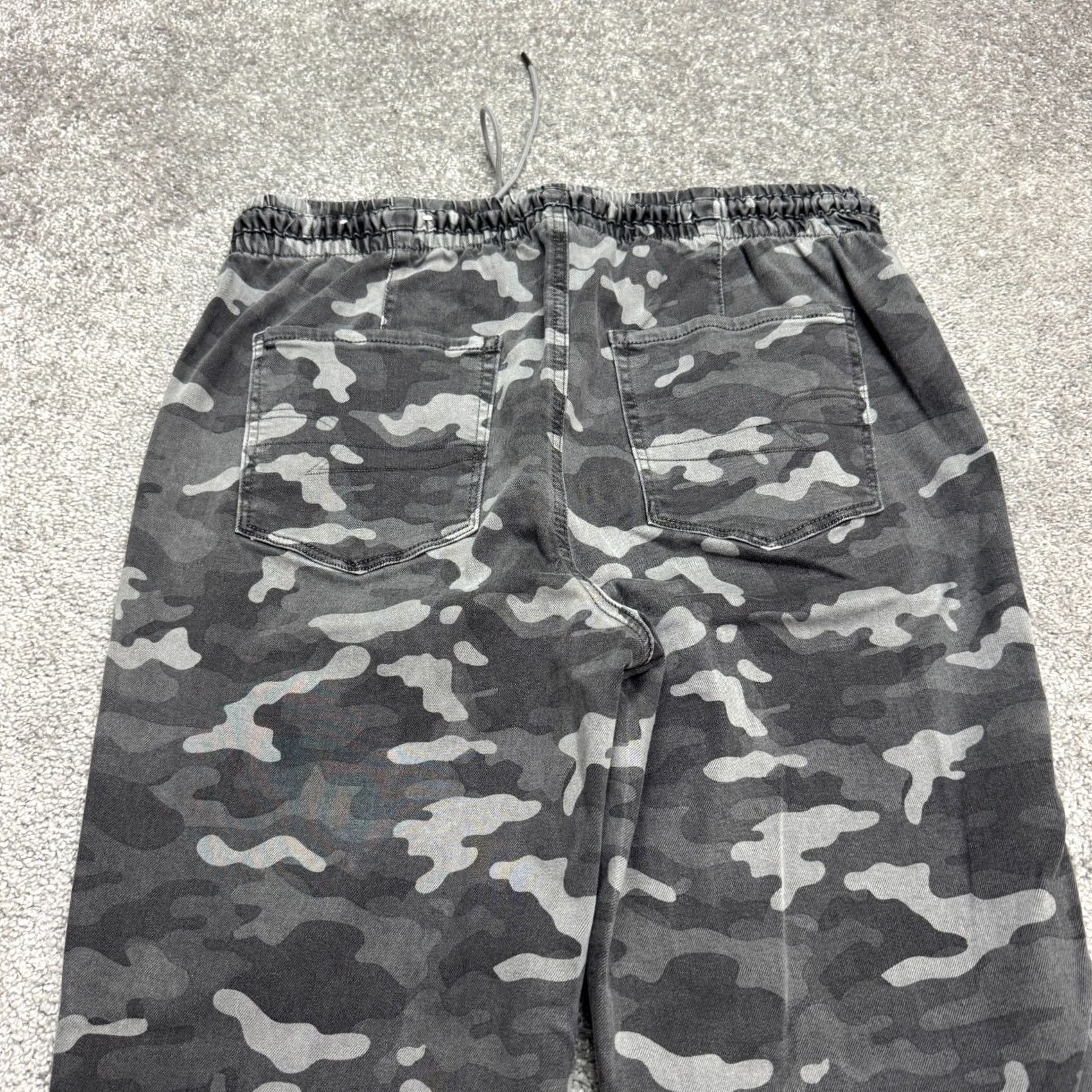 American Eagle Outfitters American Eagle Outfitters Camouflage Pants Straight Leg Womens 14 Gray Size 36" / US 14 / IT 50 - 4 Thumbnail