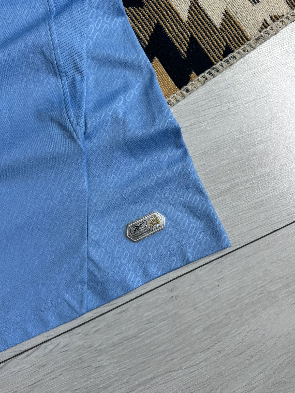 Reebok Vintage 2004/05 Manchester City Blockcore Jersey Size US XL / EU 56 / 4 - 6 Thumbnail