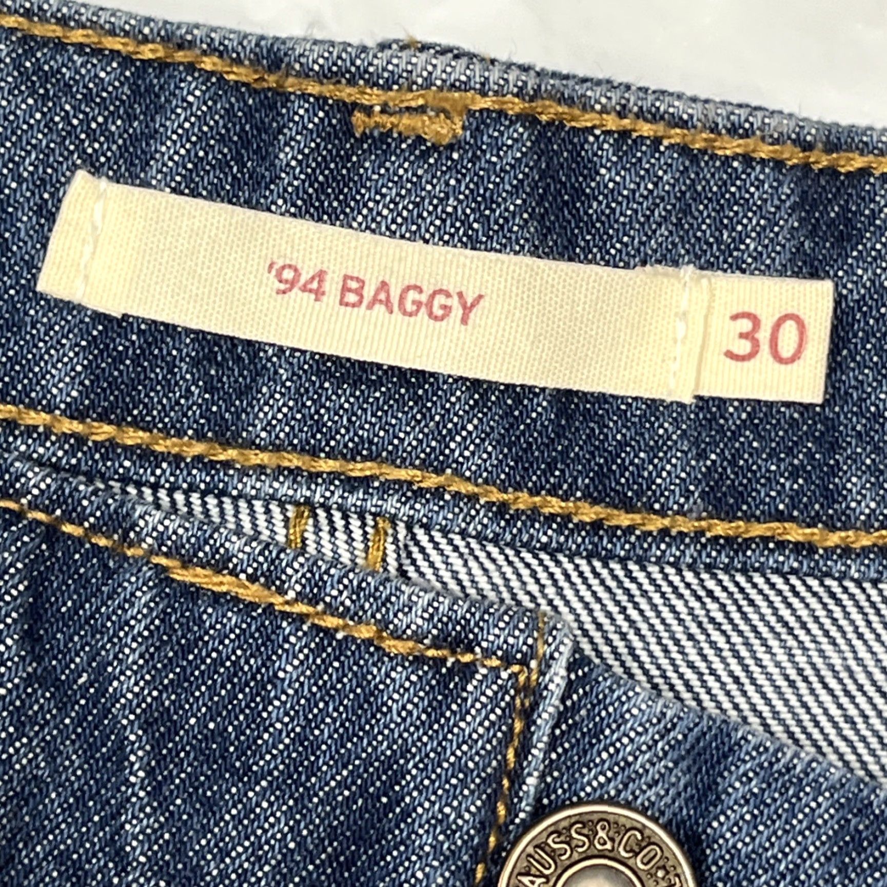 Levi's VINTAGE Levi's '94 Baggy Blue Jeans Cargos Mid Rise Loose Womens 30/30 Cinch Leg Denim Cotton 5-Pocket Cargo Pocket 90s Grunge Retro Womens Jeans Size 30" / US 8 / IT 44 - 2 Thumbnail