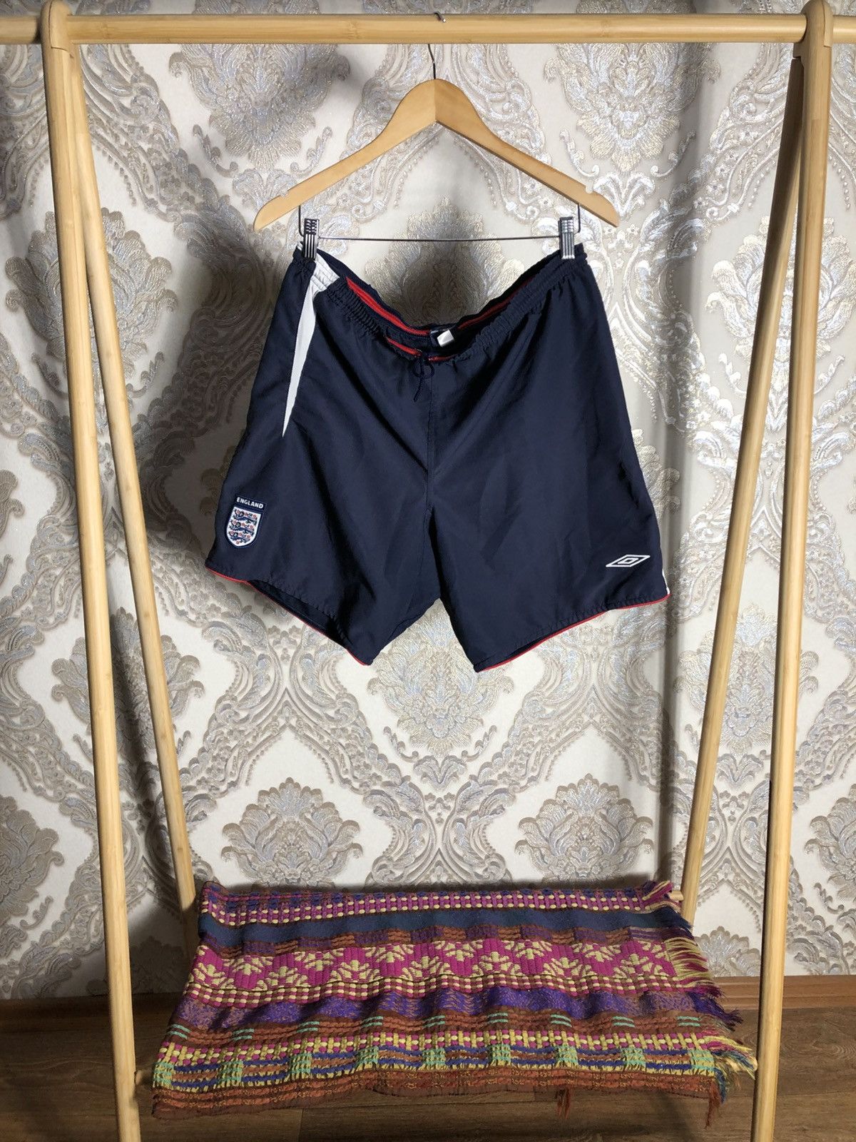 Vintage VERY RARE UMBRO ENGLAND MANCHESTER RETRO SOCCER SHORTS 90s Size US 34 / EU 50 - 1 Thumbnail