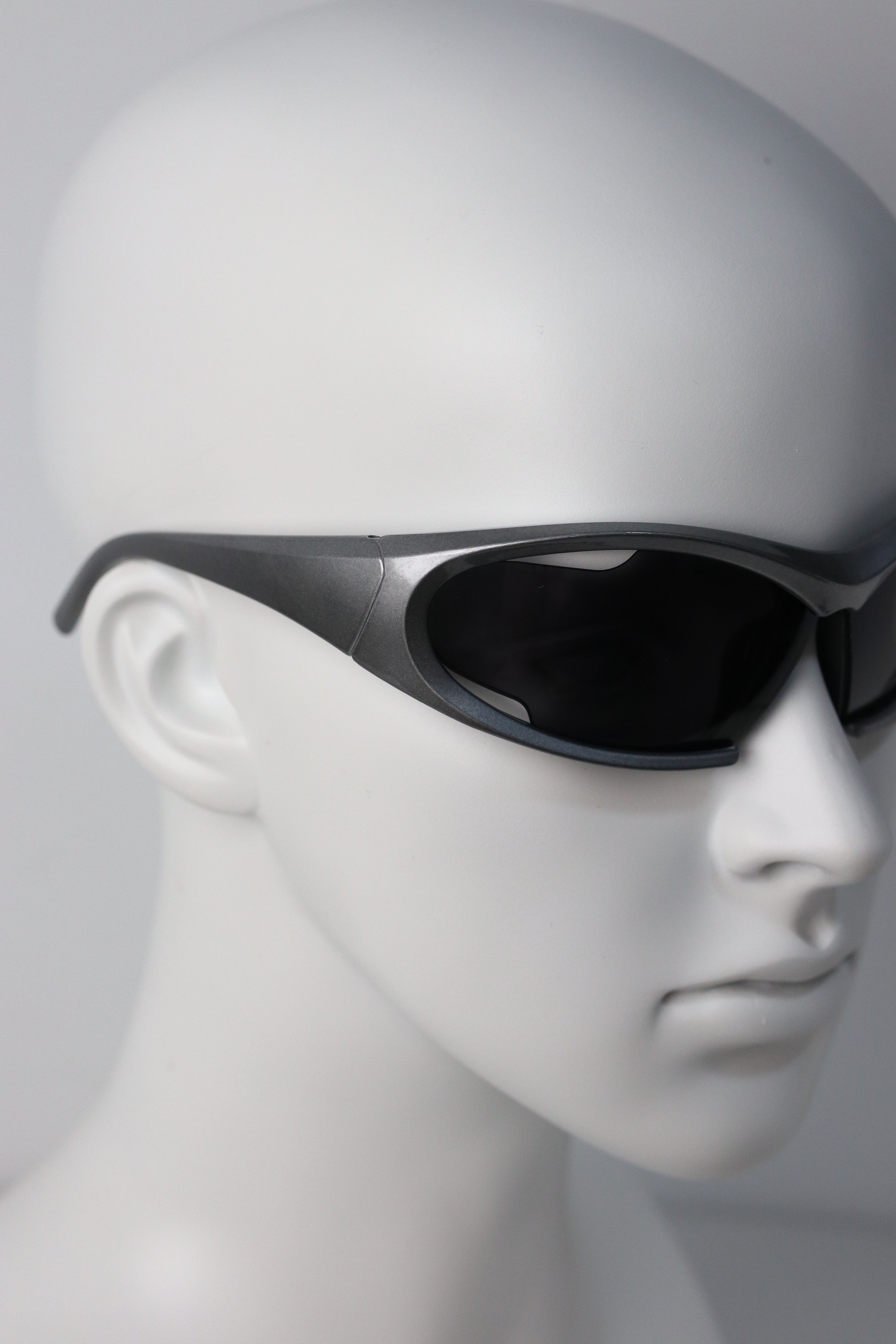 Japanese Brand Y2k Avant Garde Futuristic Gunmetal Gray Sunglasses OS Size ONE SIZE - 4 Thumbnail