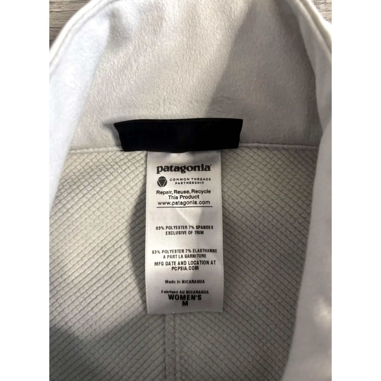 Patagonia Patagonia Vest Womens Medium Gray Softshell Full Zip Pockets Logo Outdoor Size M / US 6-8 / IT 42-44 - 3 Thumbnail