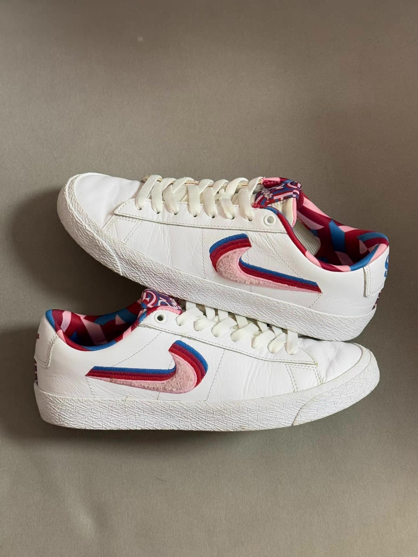 Nike A pair of Parra x Nike SB Blazer Low skate shoes。Ｑ20 Size US 7 / EU 40 - 1 Thumbnail