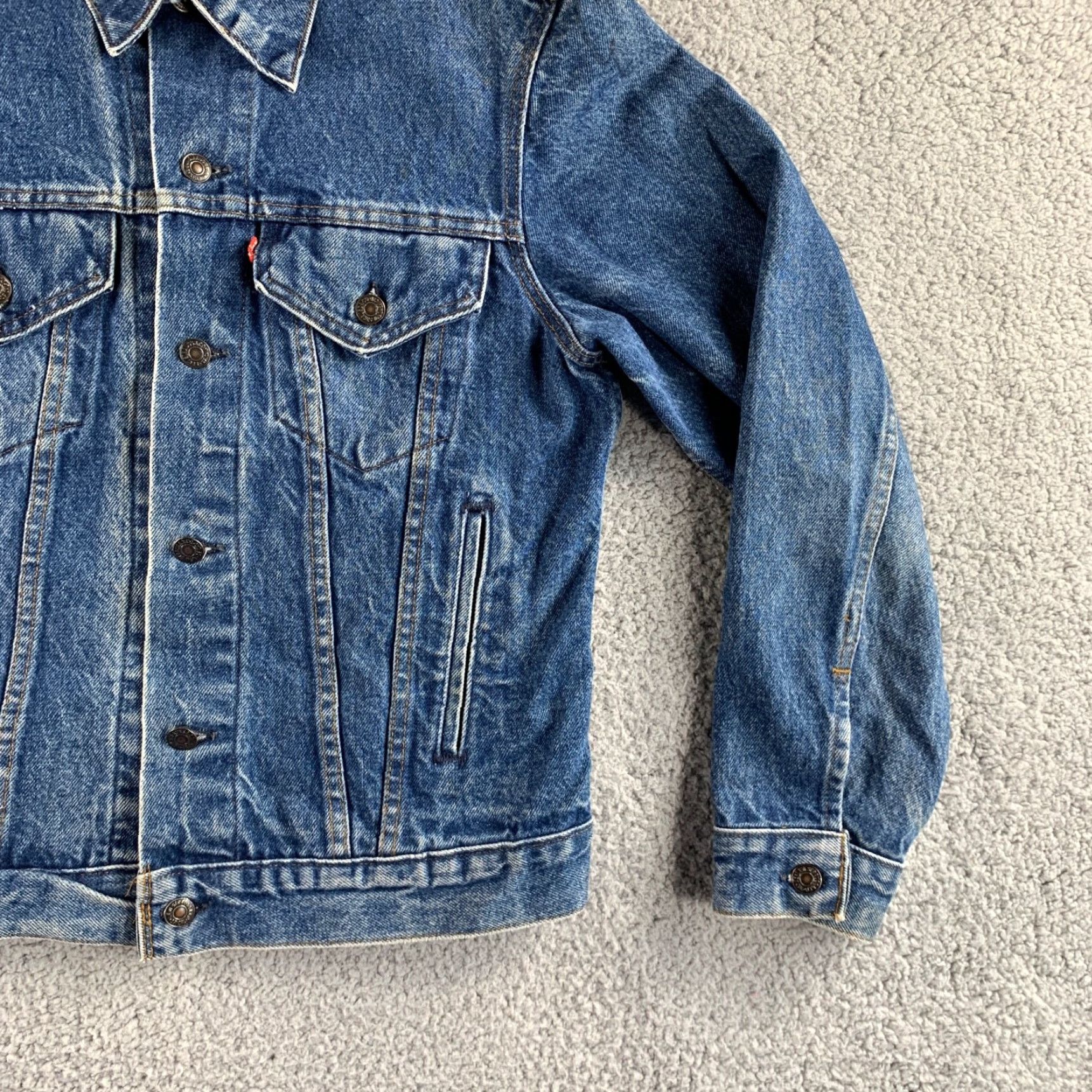 Levi's VINTAGE Levi's Denim Trucker Jacket Mens 40 Blue Biker Moto Cowboy Western USA Denim Trucker Jacket Mens 40 Blue Levis Jeans Jacket Leather? Size US XXS / EU 40 - 5 Thumbnail