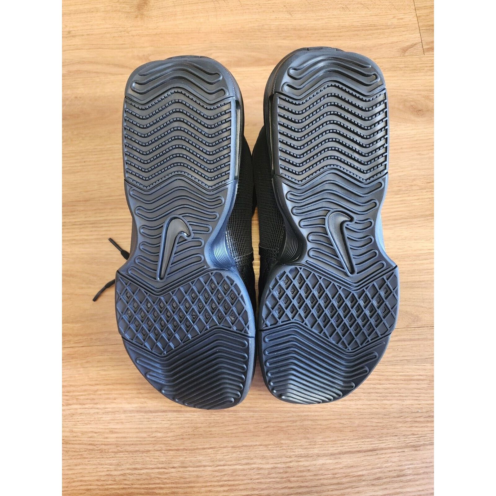 Nike NIKE LEBRON WITNESS 8 Basketball Shoe FB2239-002 Men Sz 9.5 Size US 9.5 / EU 42-43 - 7 Thumbnail